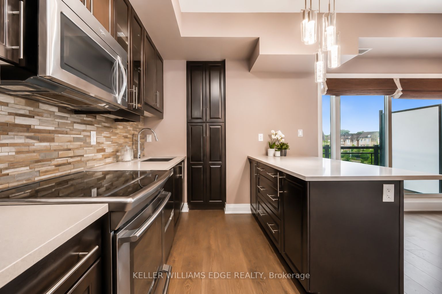 128 Garden Drive 413, Oakville, ON L6K 0H7 photo 5