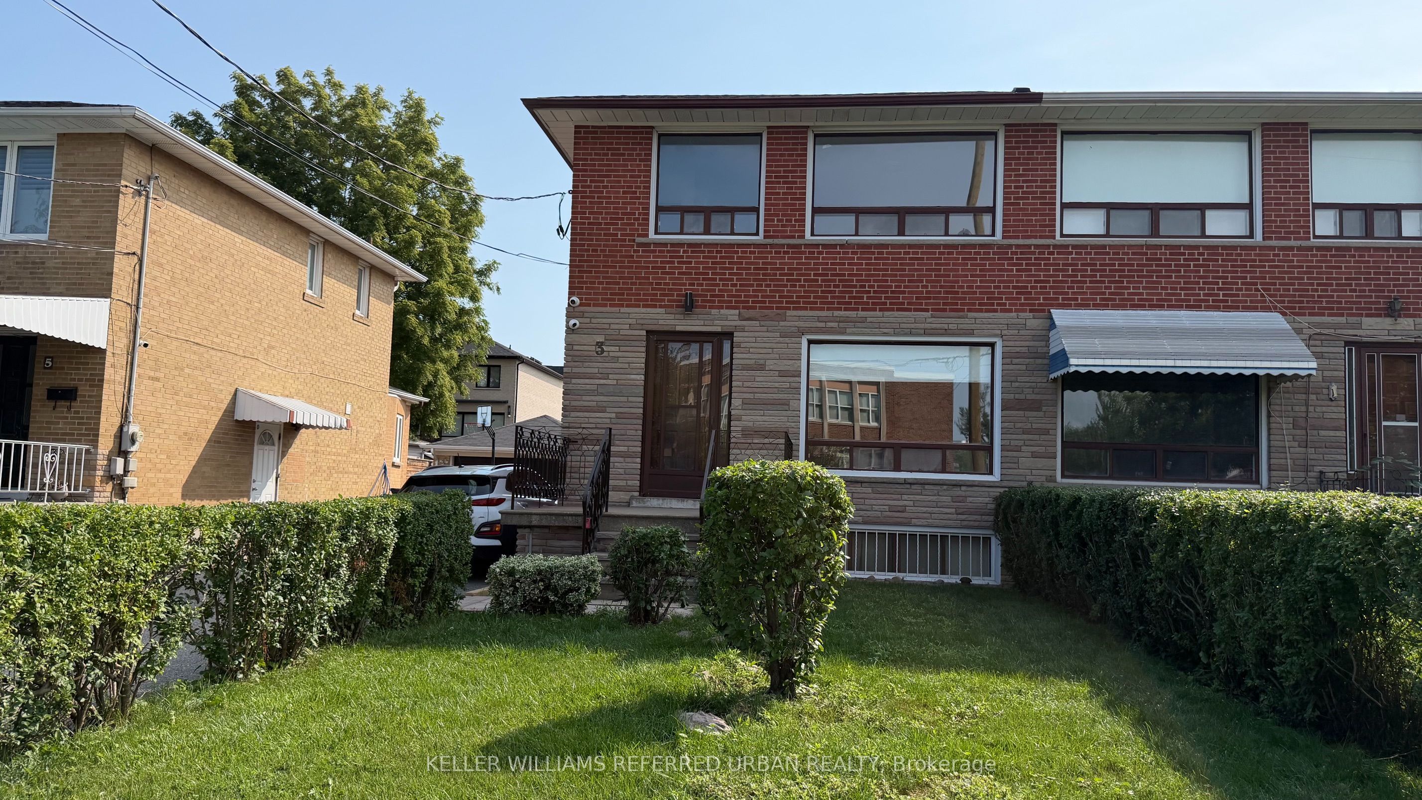3 Duckworth Street, Toronto, ON M6M 4W3 photo 2