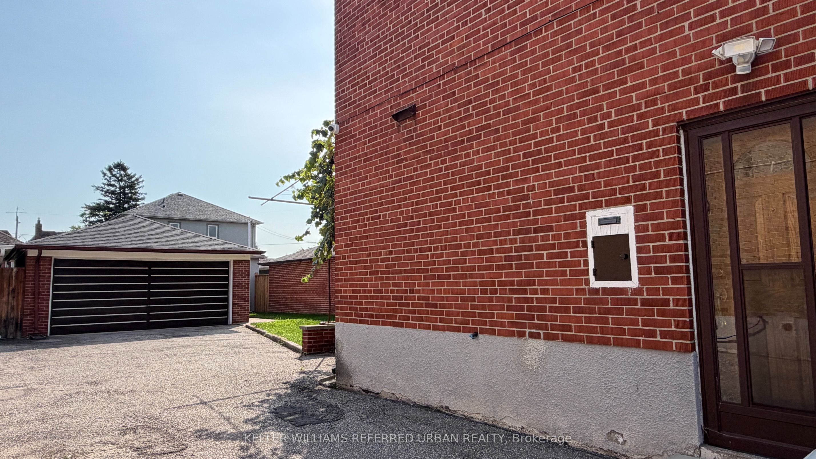 3 Duckworth Street, Toronto, ON M6M 4W3 photo 4