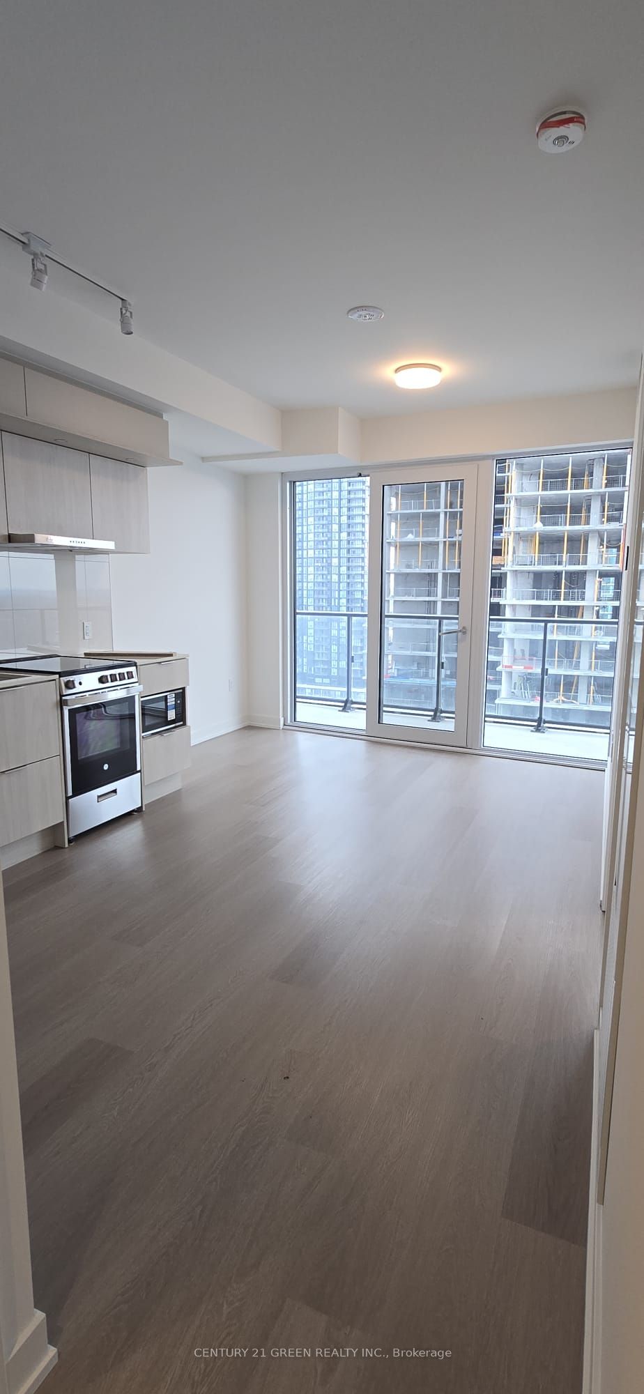 448 Burnhamthorpe Road W 1601, Mississauga, ON L5B 4M6 photo 5