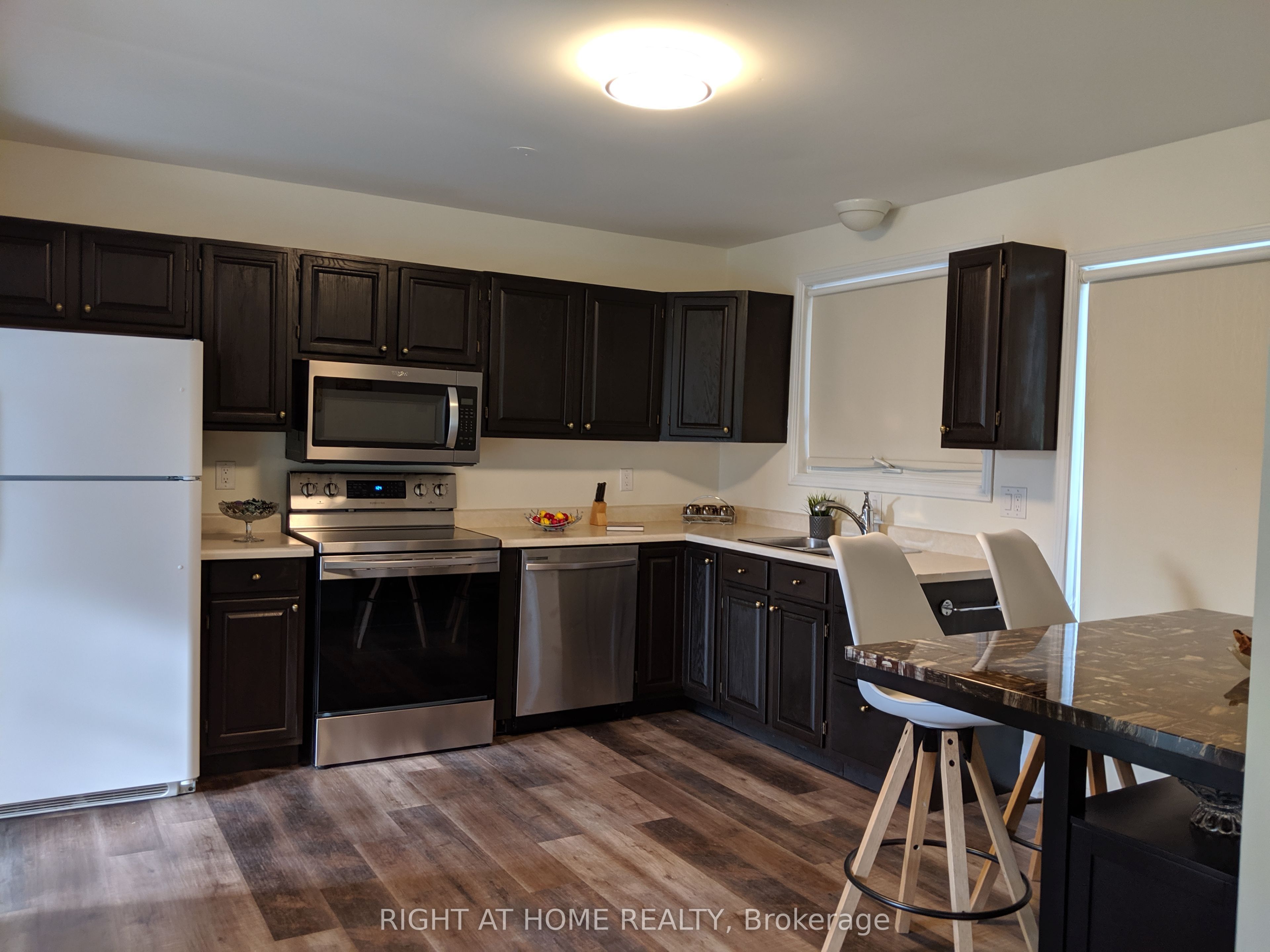 2463 Rebecca Street Annex Apartment, Oakville, ON L6L 2B1 photo 4