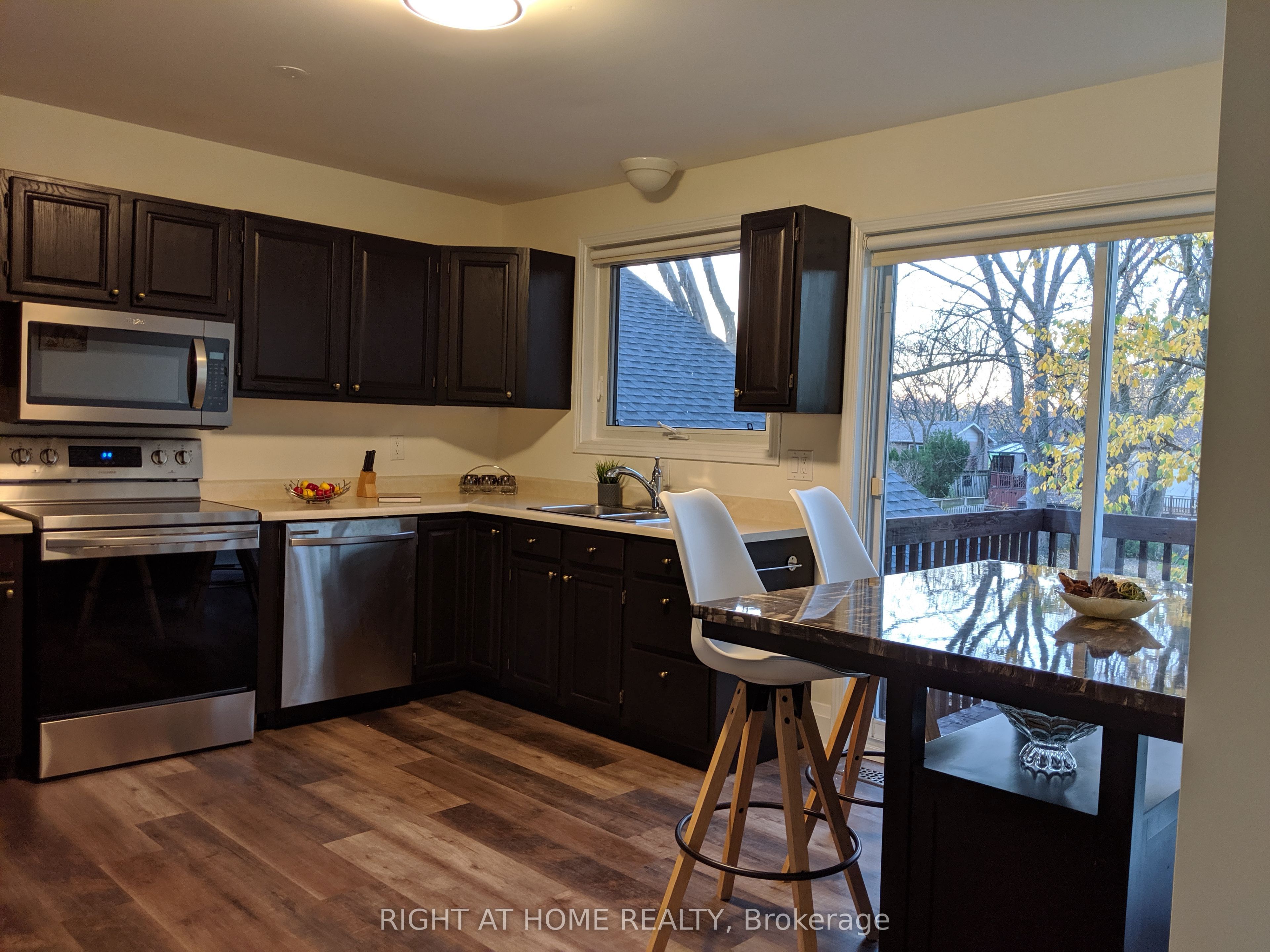 2463 Rebecca Street Annex Apartment, Oakville, ON L6L 2B1 photo 5