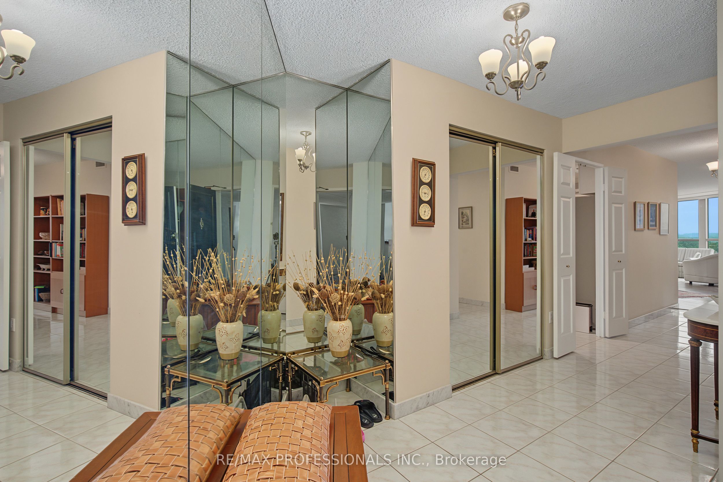 2010 Islington Avenue 1004, Toronto, ON M9P 3S8 photo 5