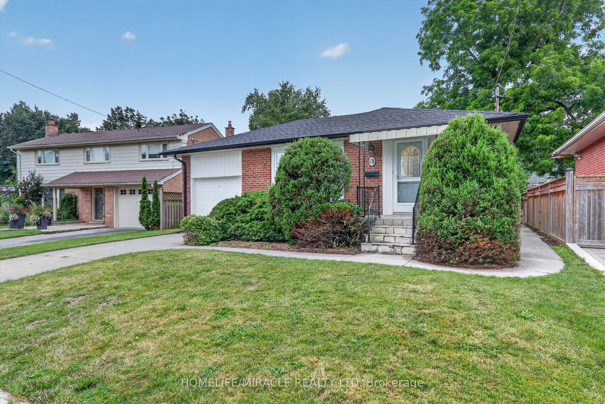 18 Elderfield Crescent, Toronto, ON M9C 3K7 photo 3