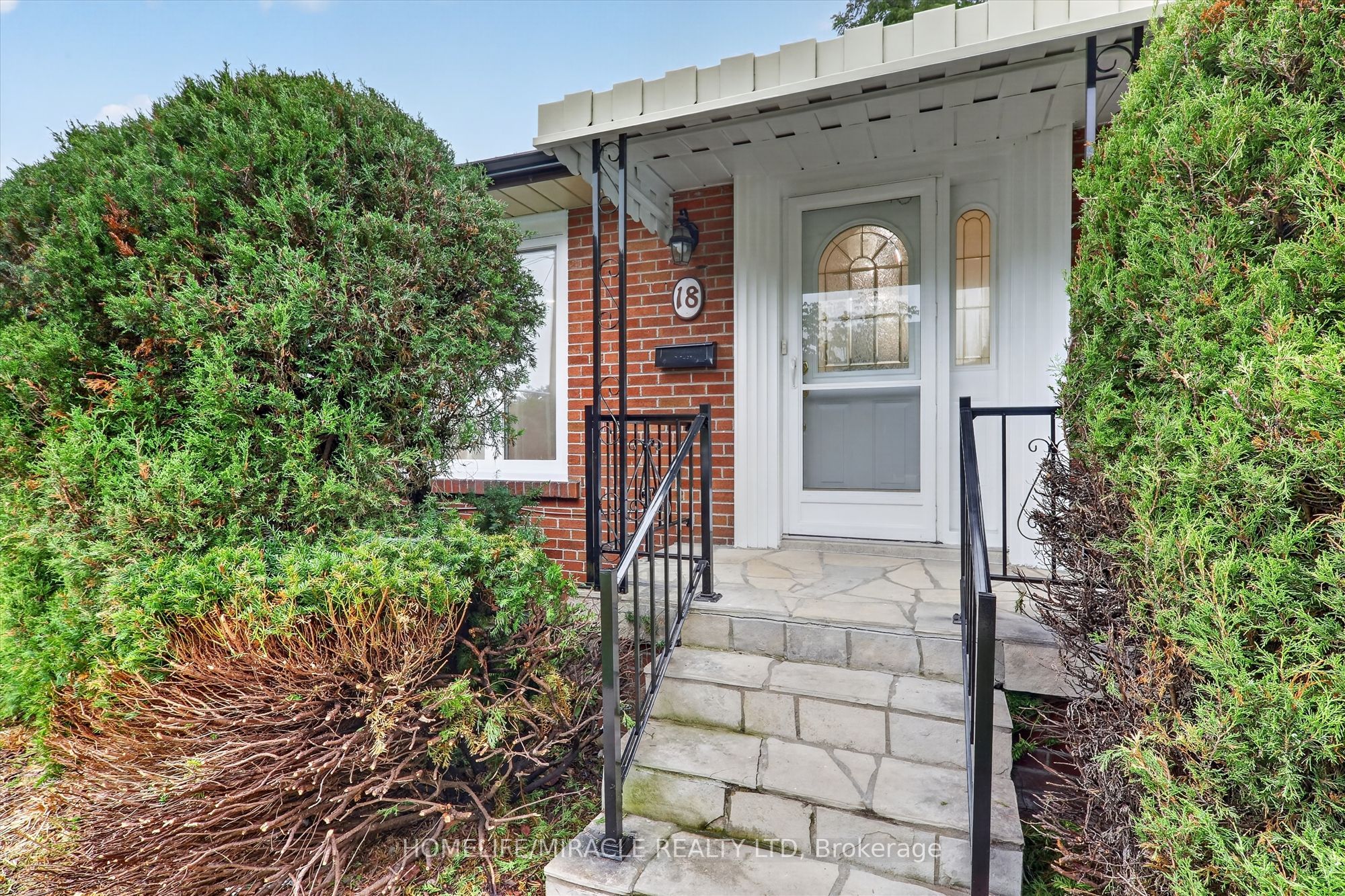 18 Elderfield Crescent, Toronto, ON M9C 3K7 photo 4