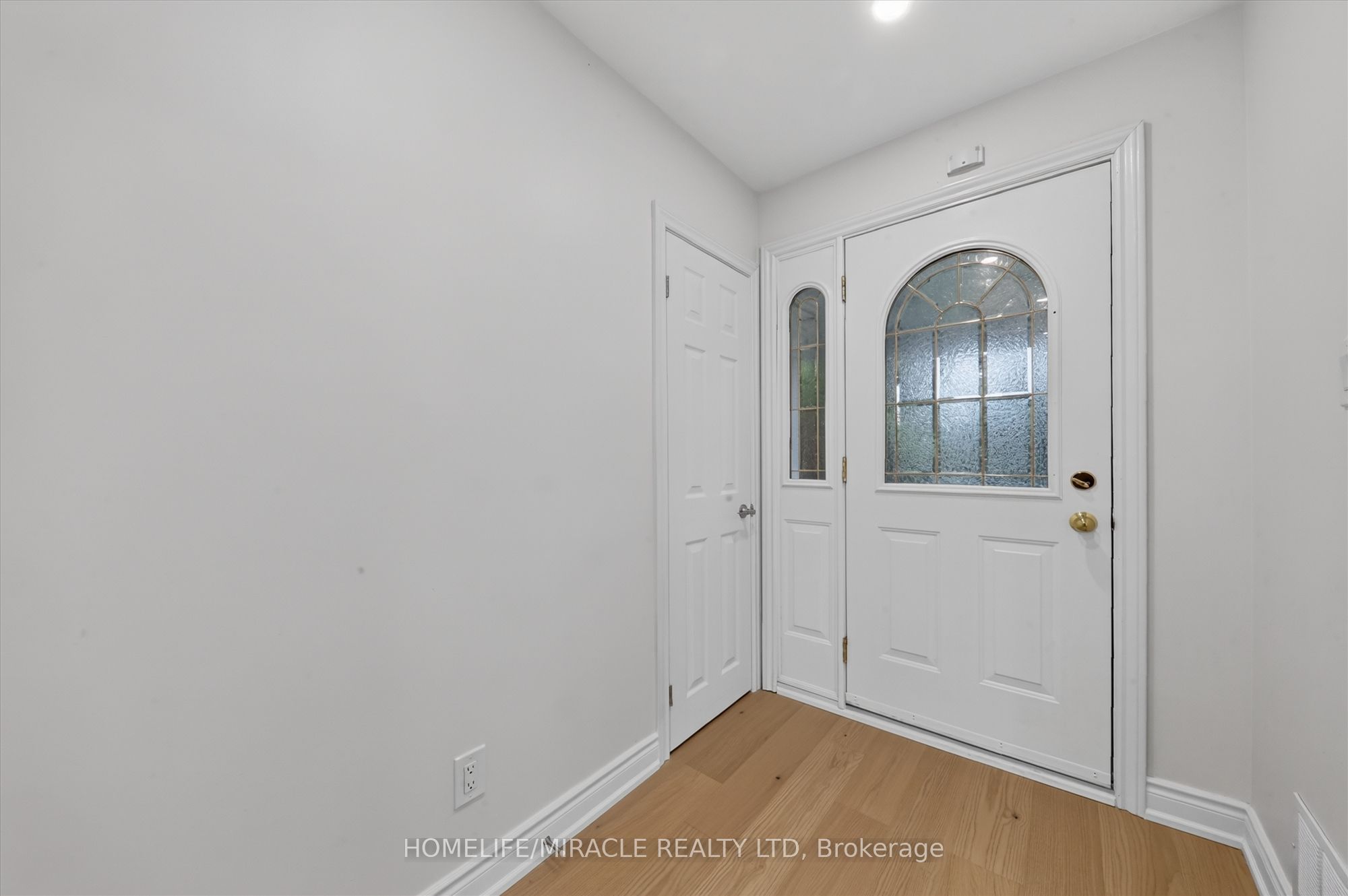 18 Elderfield Crescent, Toronto, ON M9C 3K7 photo 5