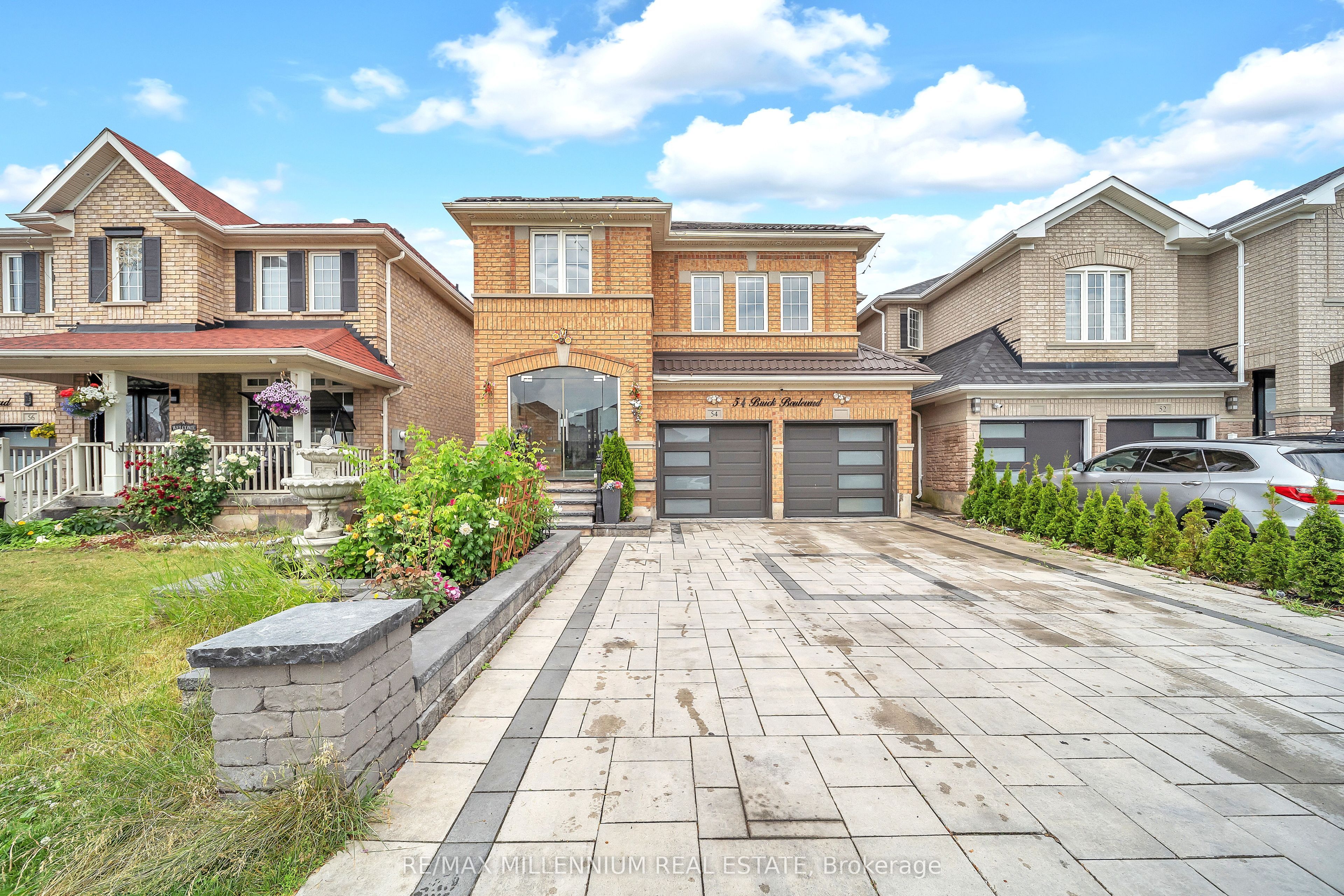 54 Buick Boulevard, Brampton, ON L7A 3X7 photo 2