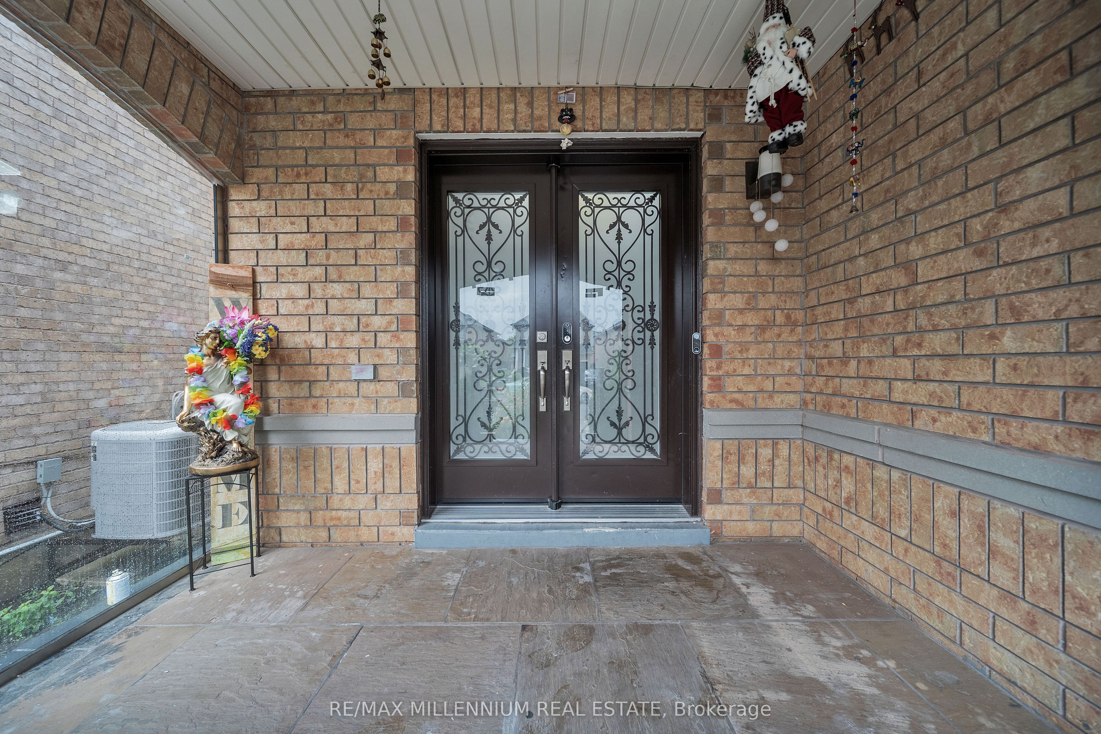 54 Buick Boulevard, Brampton, ON L7A 3X7 photo 4