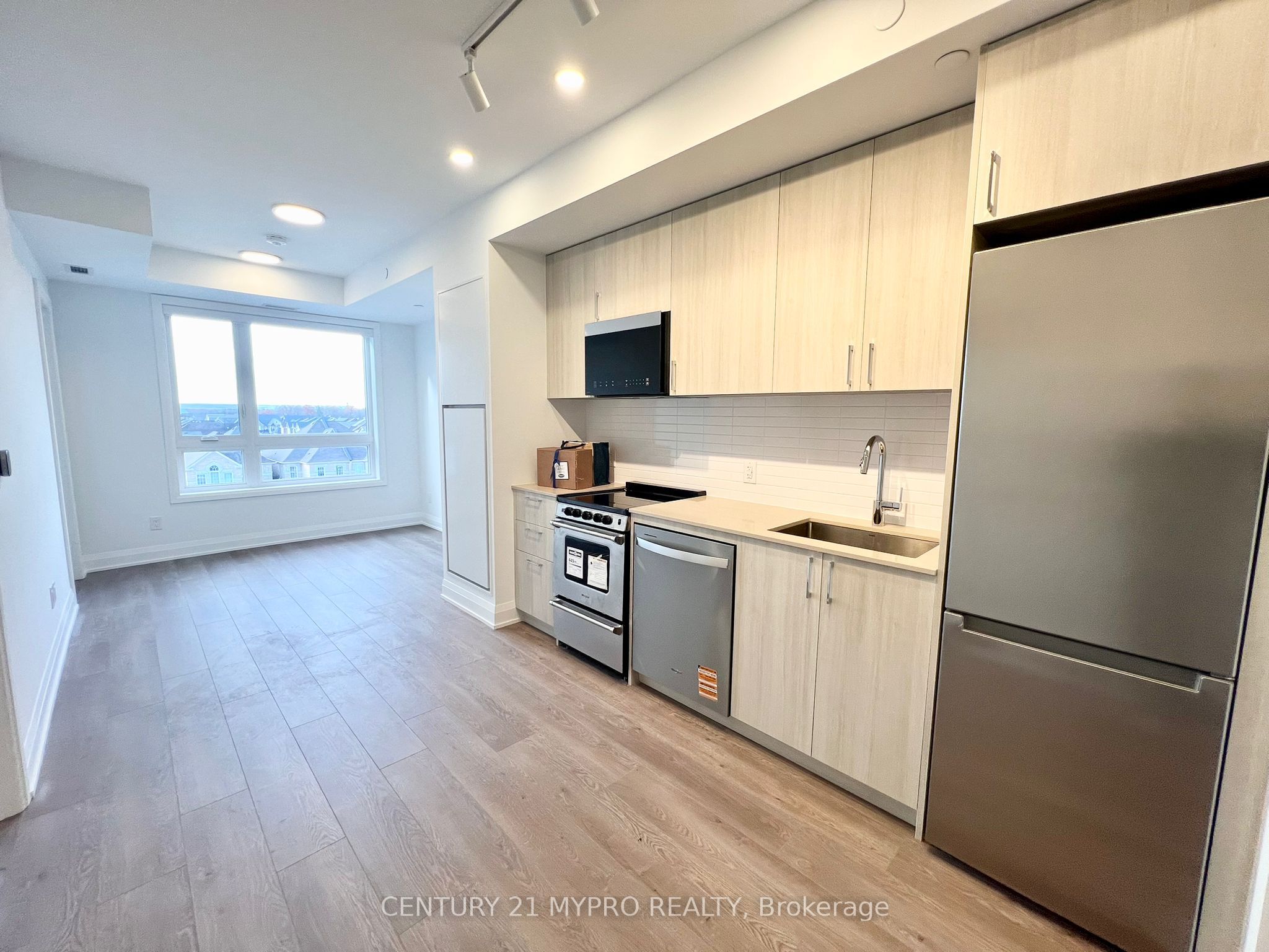 3250 Carding Mill Trail 402, Oakville, ON L6M 1L3