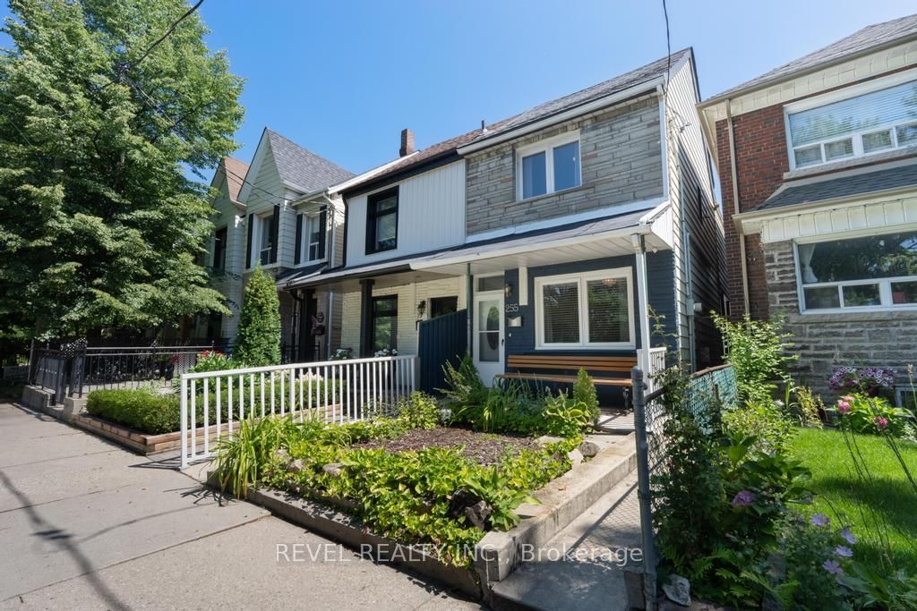 255 Franklin Avenue, Toronto, ON M6P 3Z4