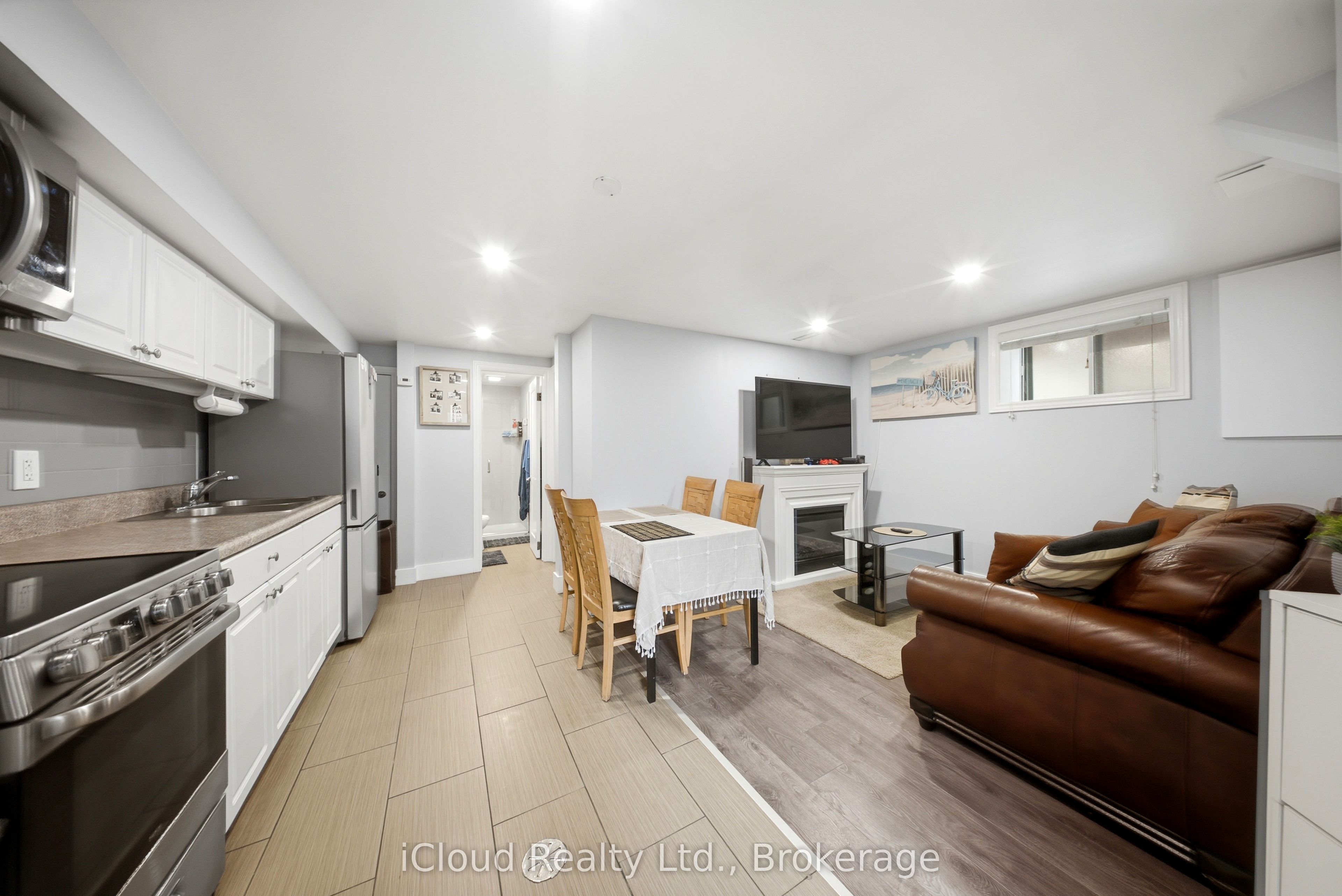 1226 Lansdowne Avenue Basement, Toronto, ON M6H 3Z8 photo 2