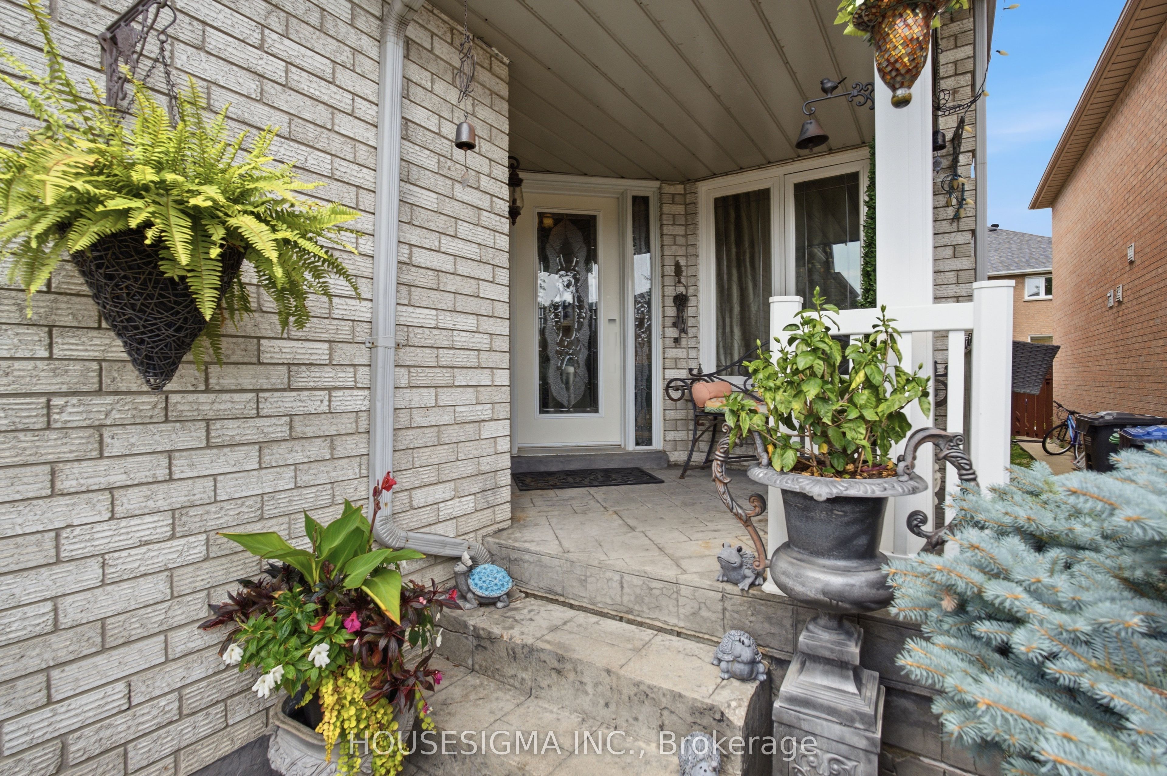 902 Applecroft Circle, Mississauga, ON L5V 2A7 photo 4