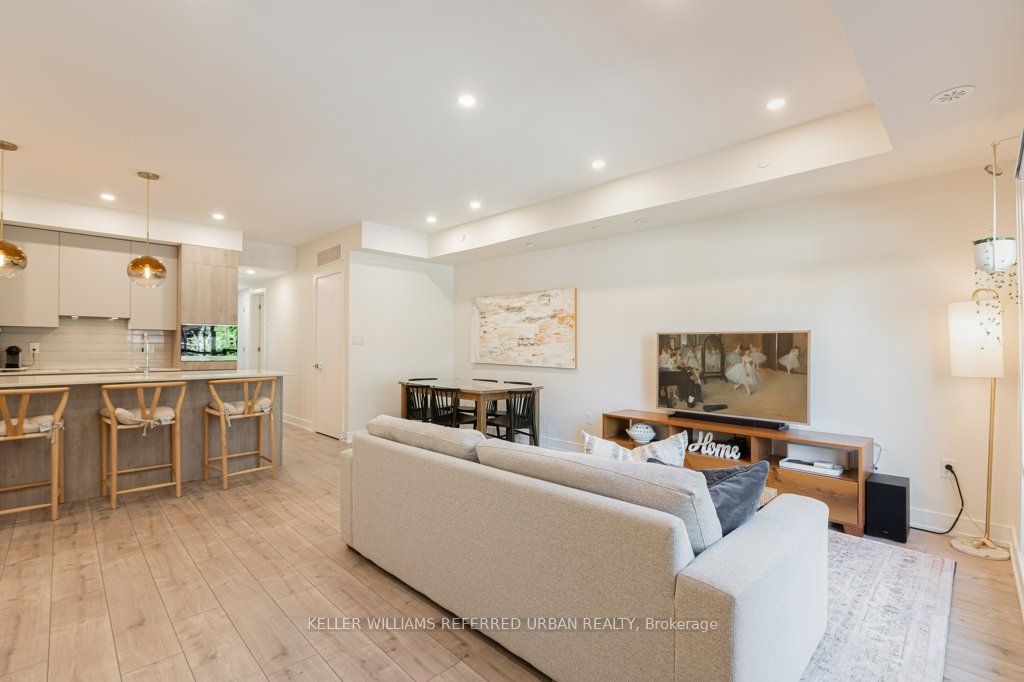 66 Long Branch Avenue 6, Toronto, ON M8W 3J4 photo 2