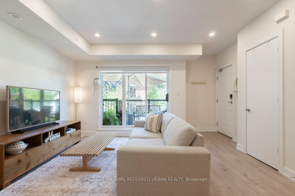 66 Long Branch Avenue 6, Toronto, ON M8W 3J4 photo 3