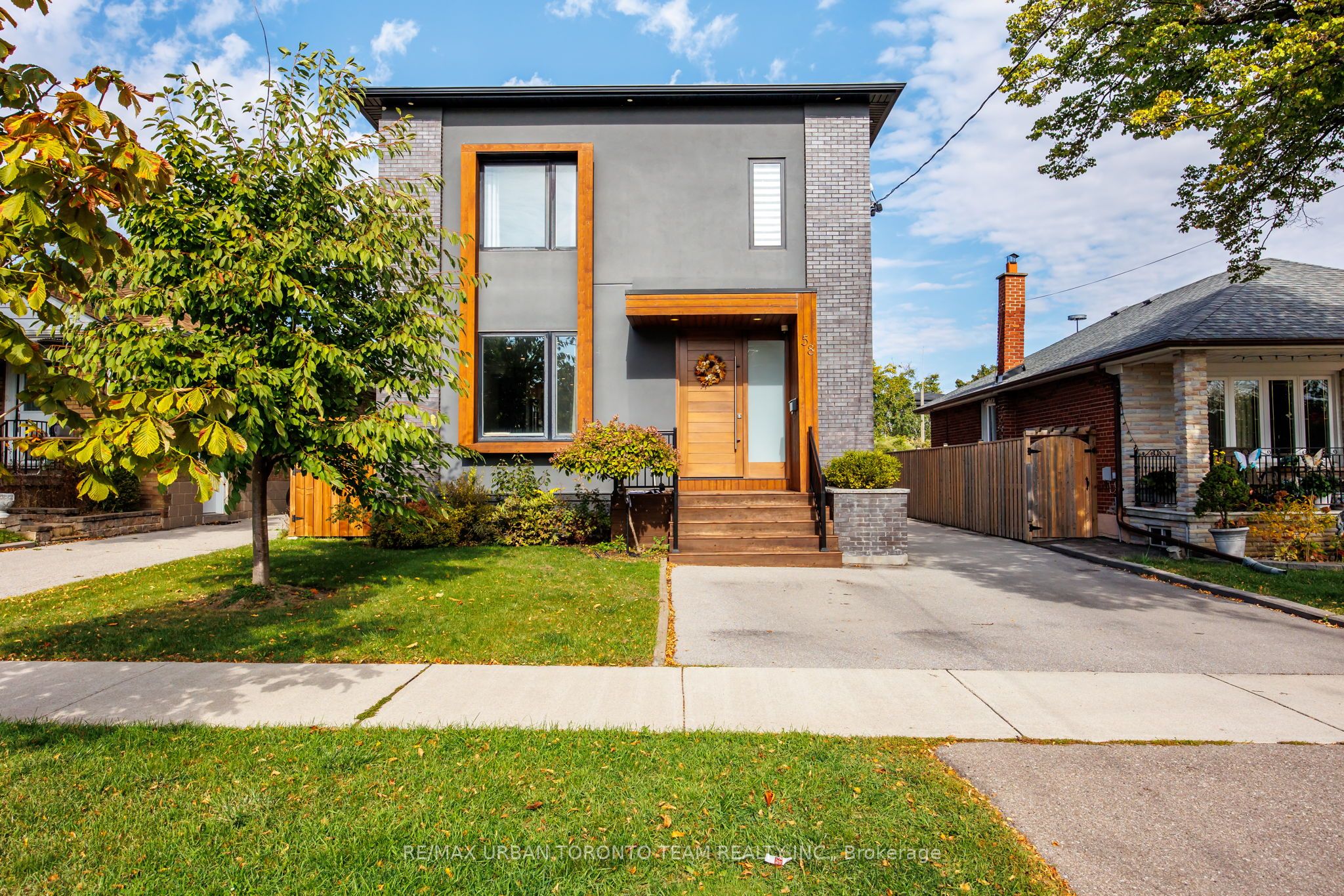 58 Manitoba Street, Toronto, ON M8Y 1C9 photo 2