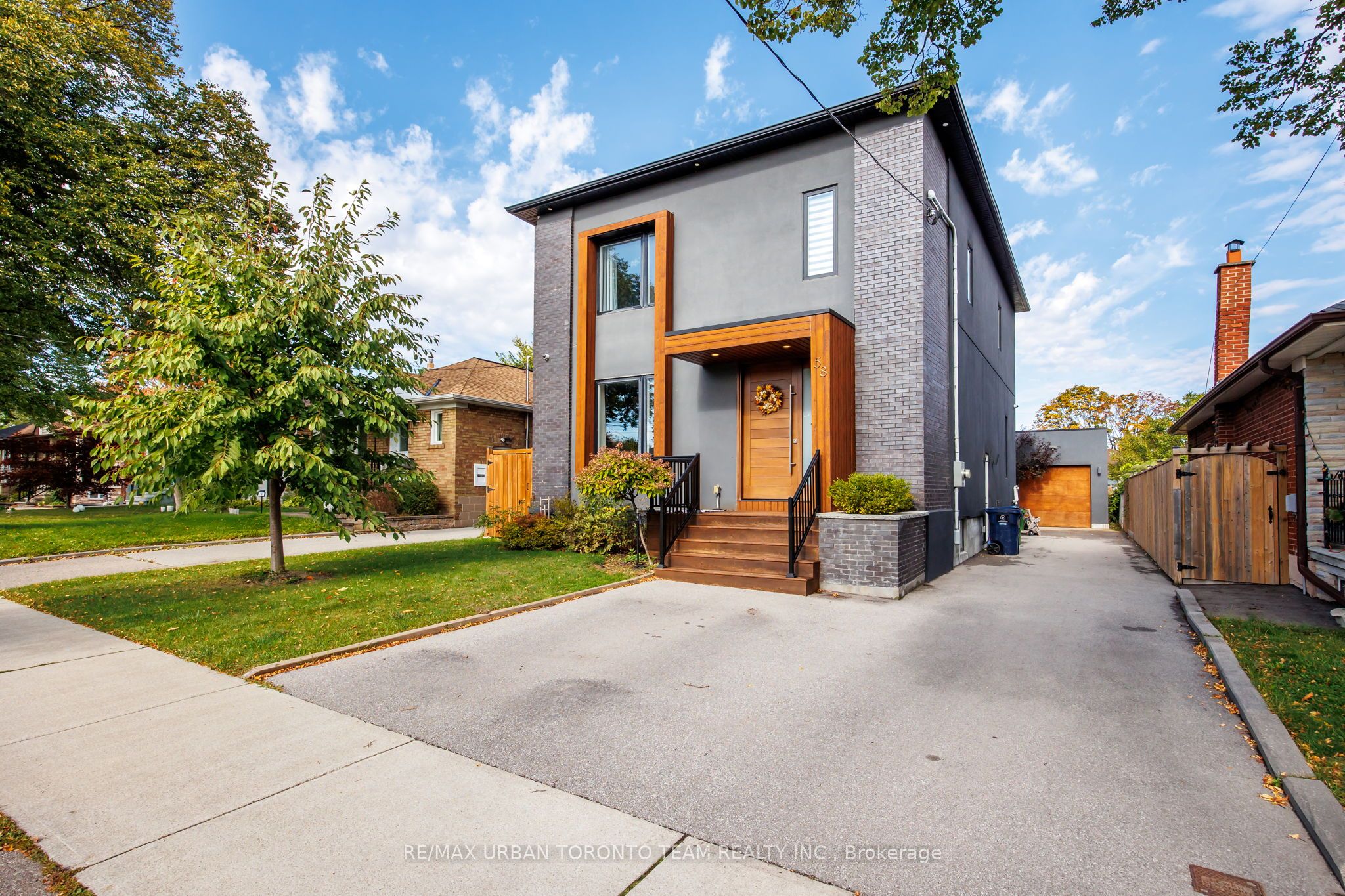 58 Manitoba Street, Toronto, ON M8Y 1C9 photo 3