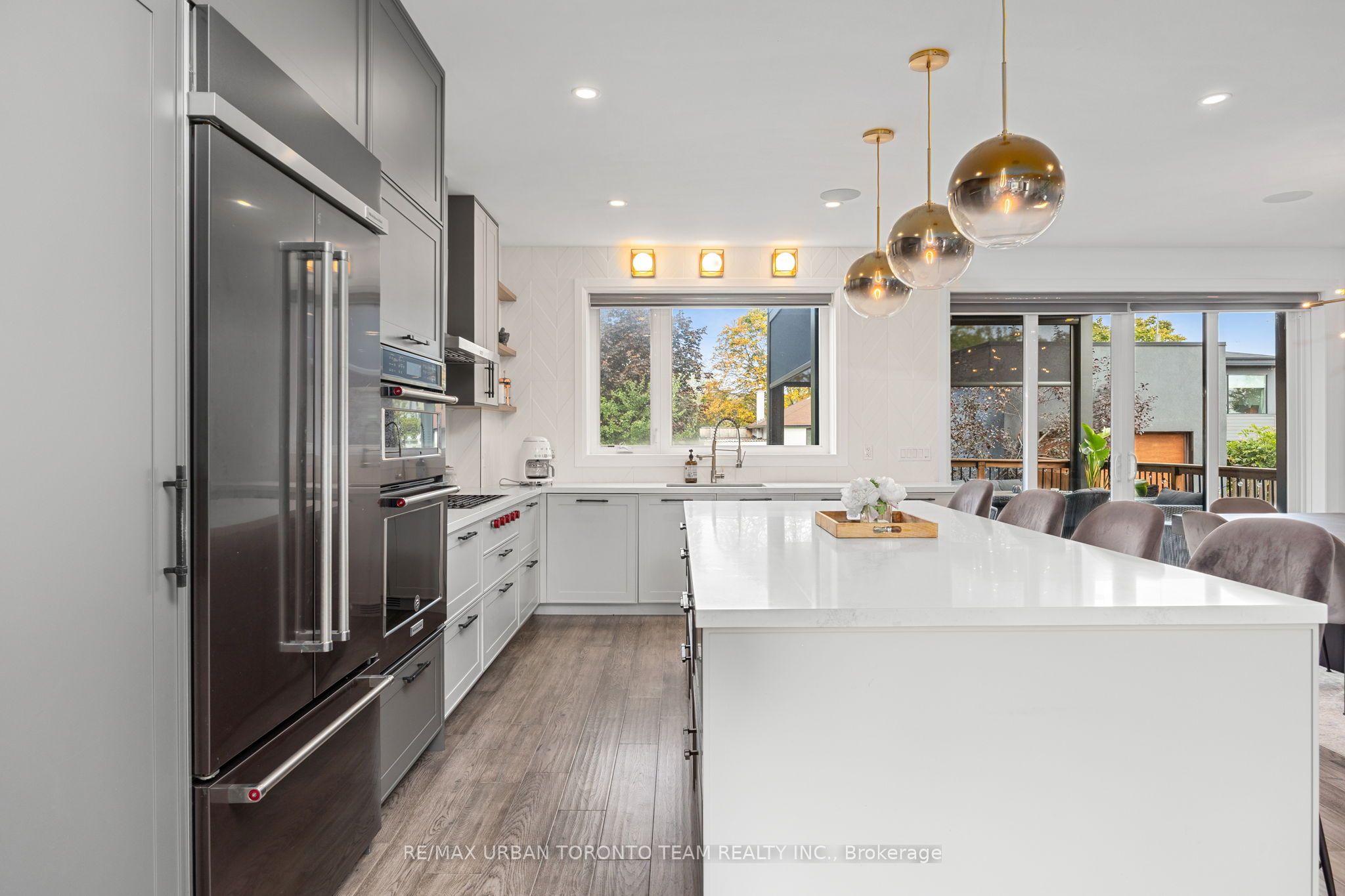 58 Manitoba Street, Toronto, ON M8Y 1C9 photo 4