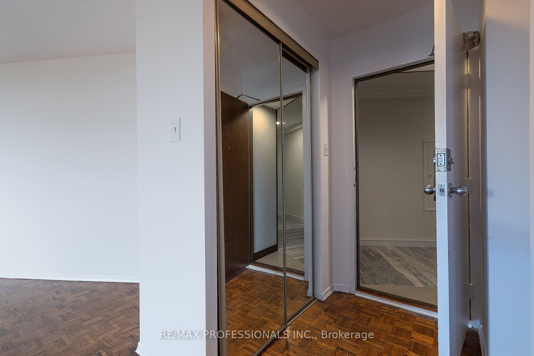 284 Mill Road B1, Toronto, ON M9C 4W6 photo 3