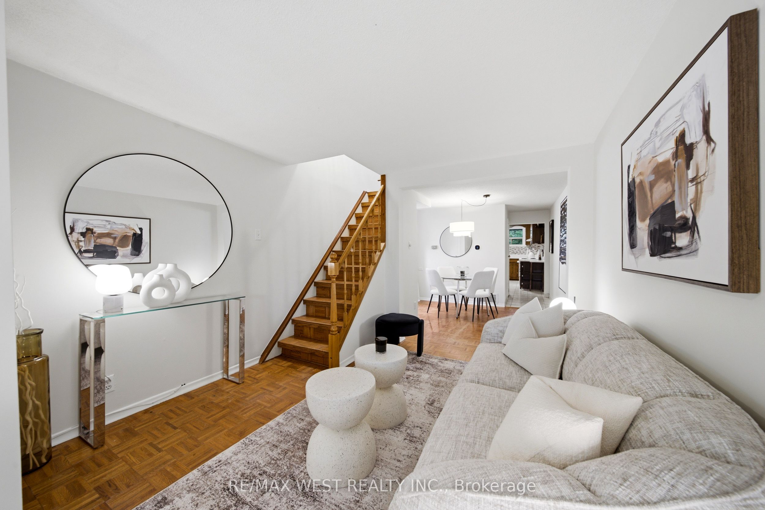 25 Batavia Avenue, Toronto, ON M6N 4A1 photo 4