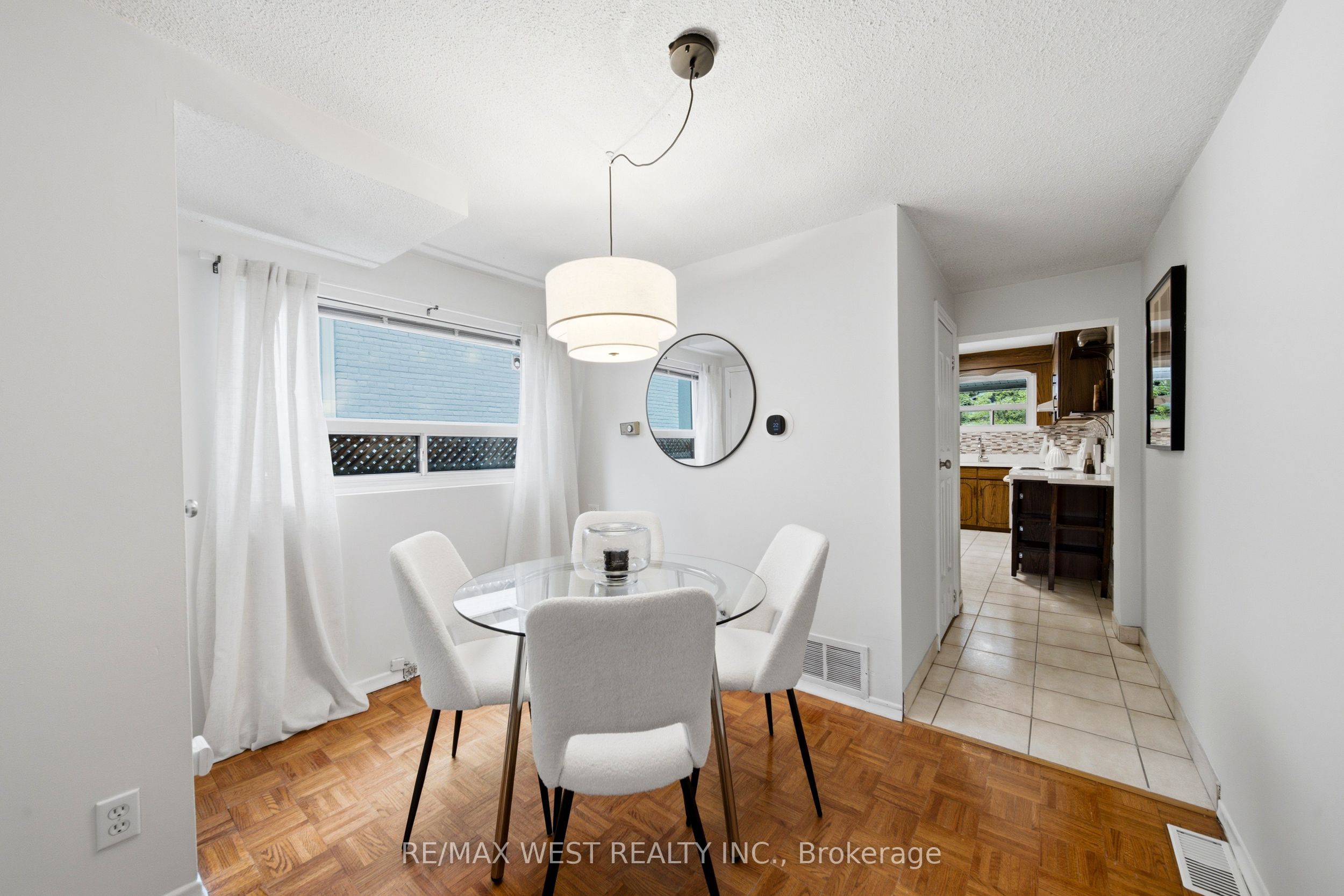 25 Batavia Avenue, Toronto, ON M6N 4A1 photo 5