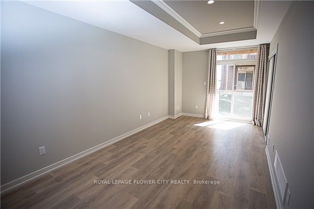 220 Huguenot Road, Oakville, ON L6H 0L6 photo 3
