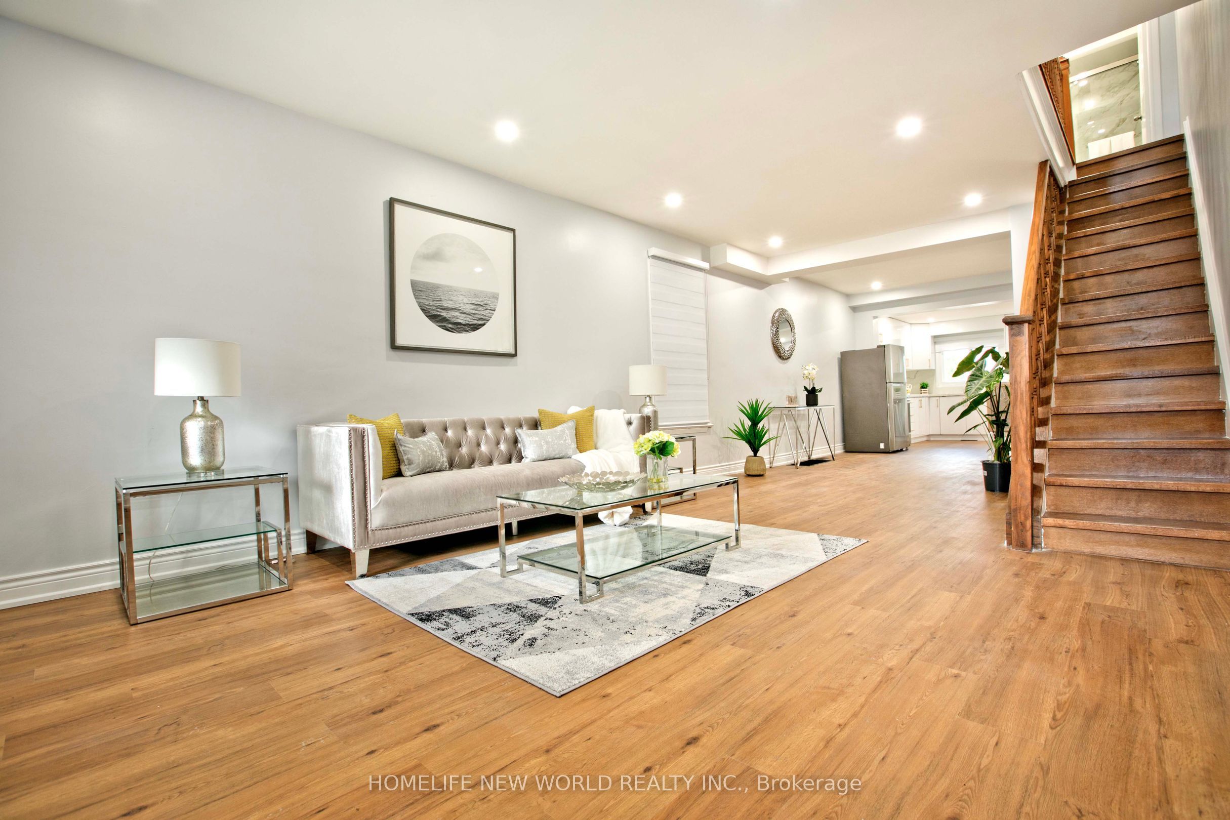 19 Britannia Avenue, Toronto, ON M6N 3T6 photo 2
