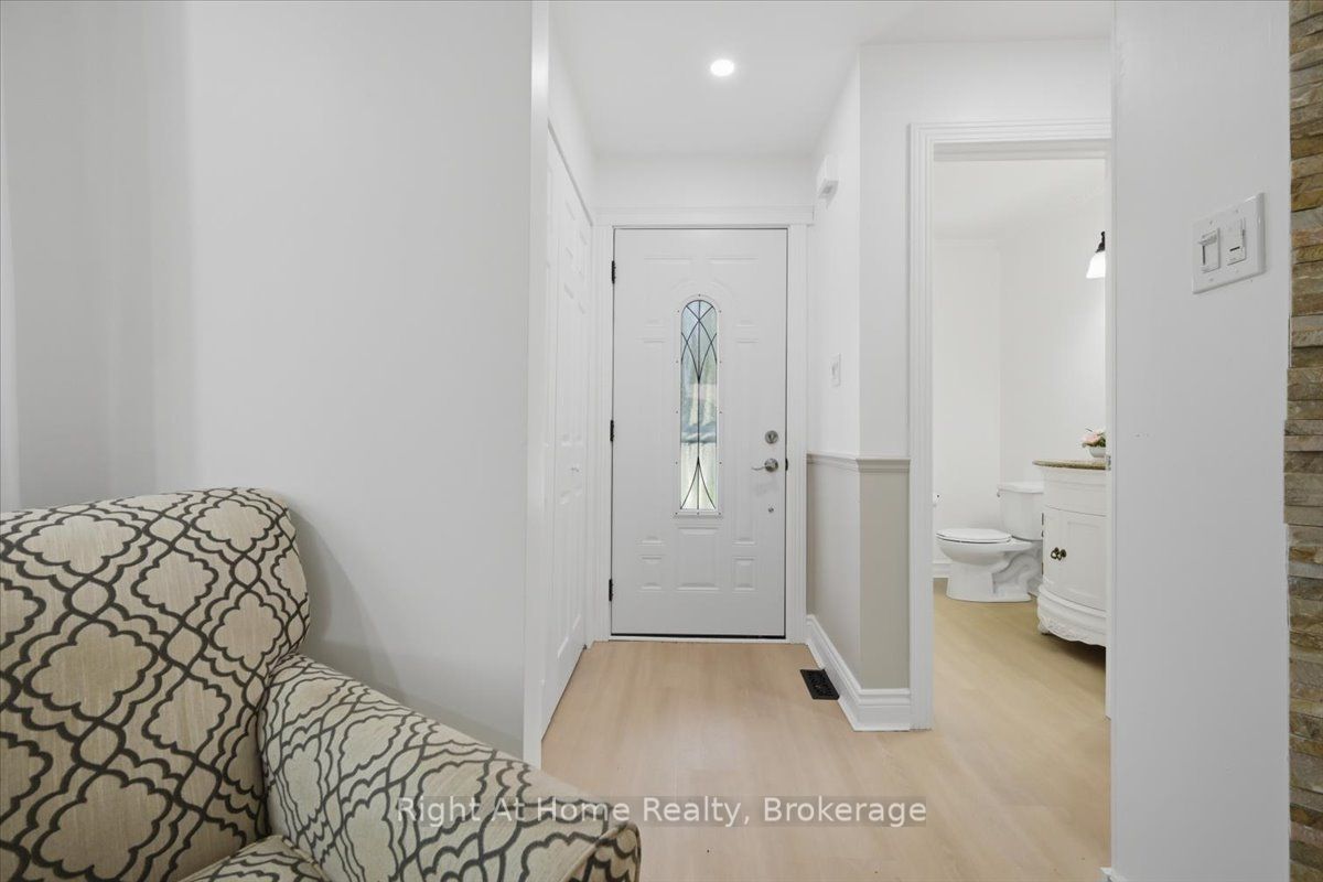 2256 Munns Avenue, Oakville, ON L6H 3M8 photo 4