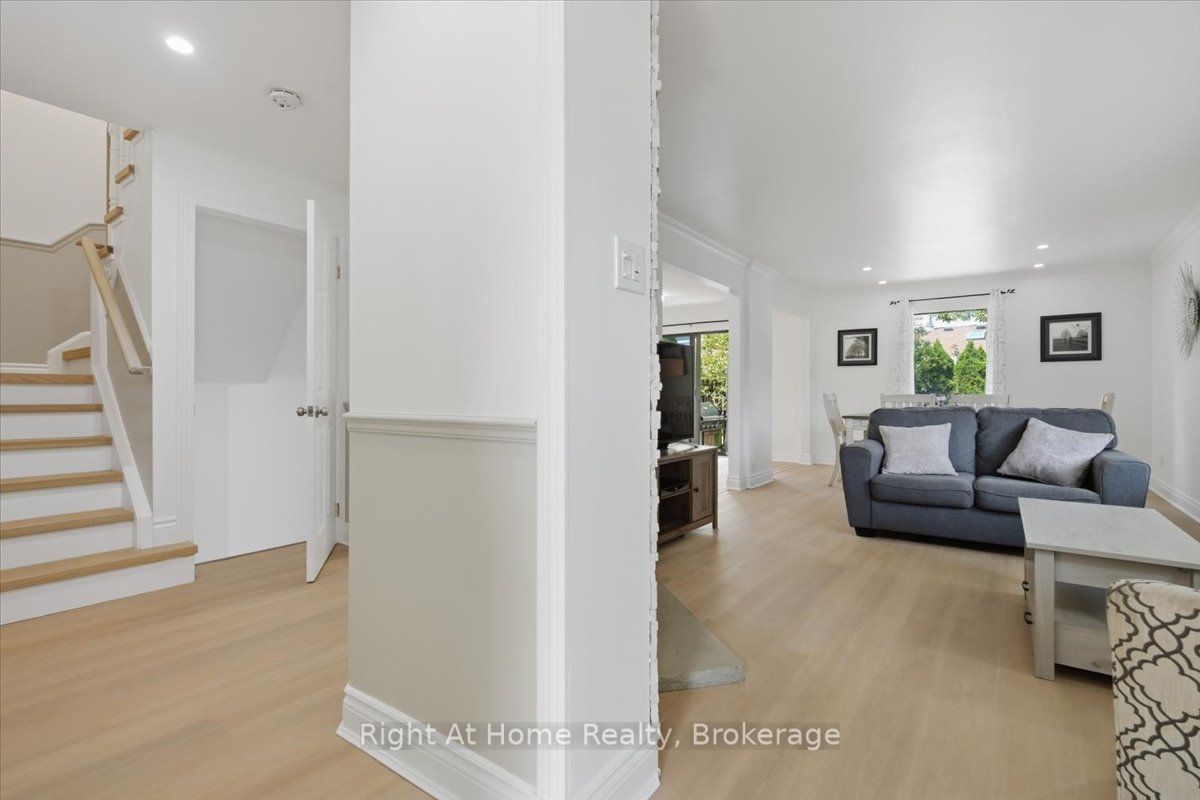 2256 Munns Avenue, Oakville, ON L6H 3M8 photo 5