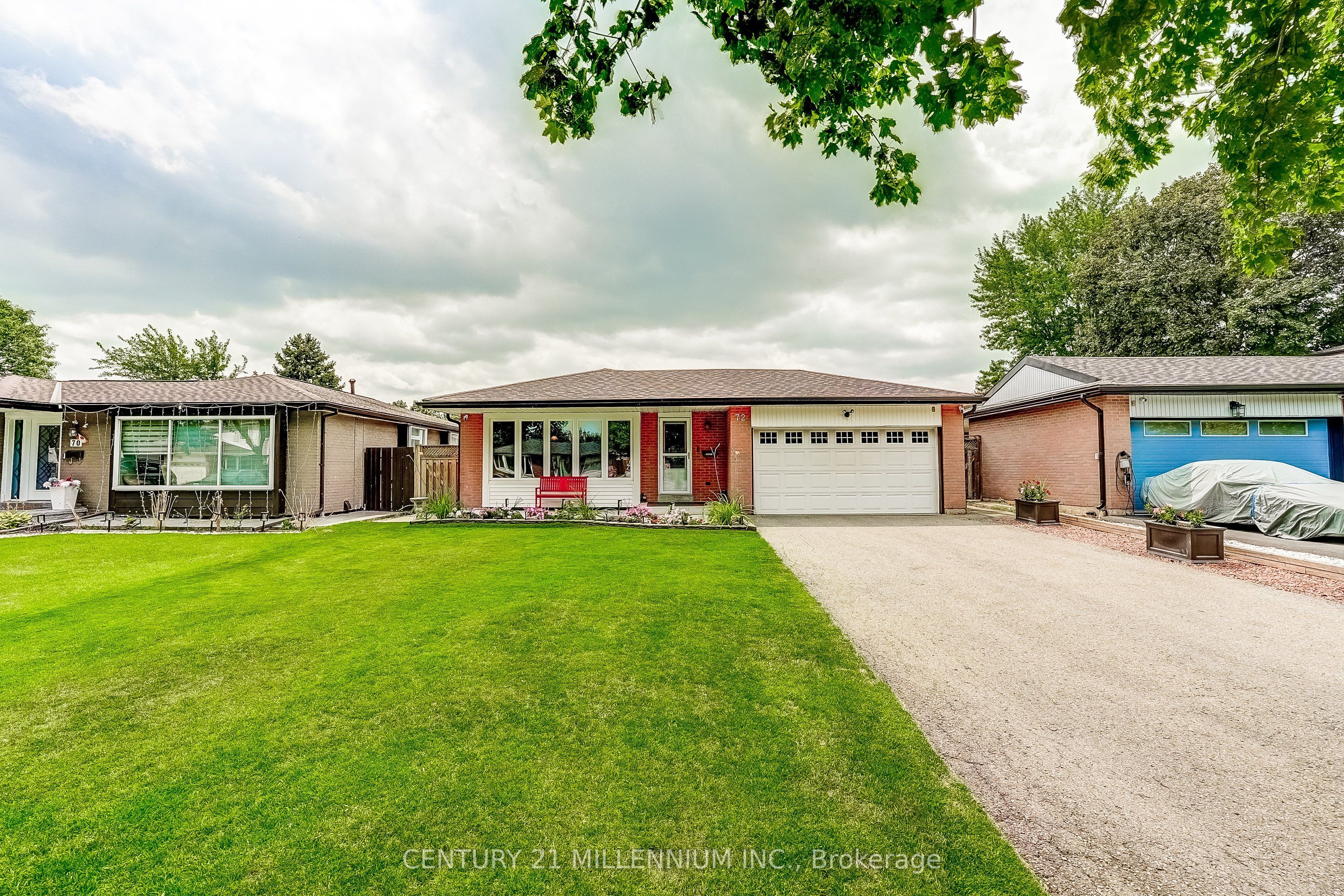 72 Glebe Crescent, Brampton, ON L6S 1G1 photo 2