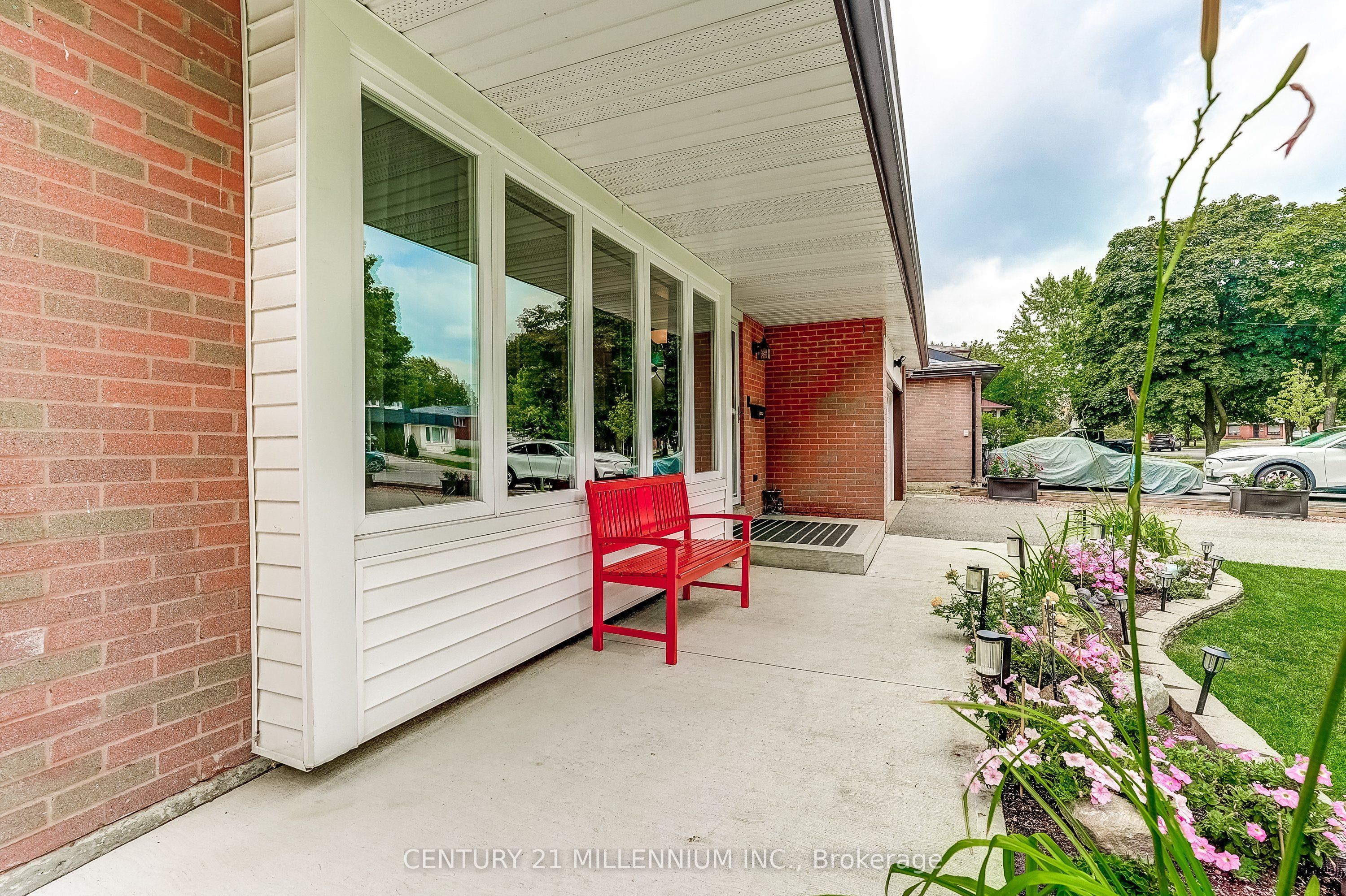 72 Glebe Crescent, Brampton, ON L6S 1G1 photo 4