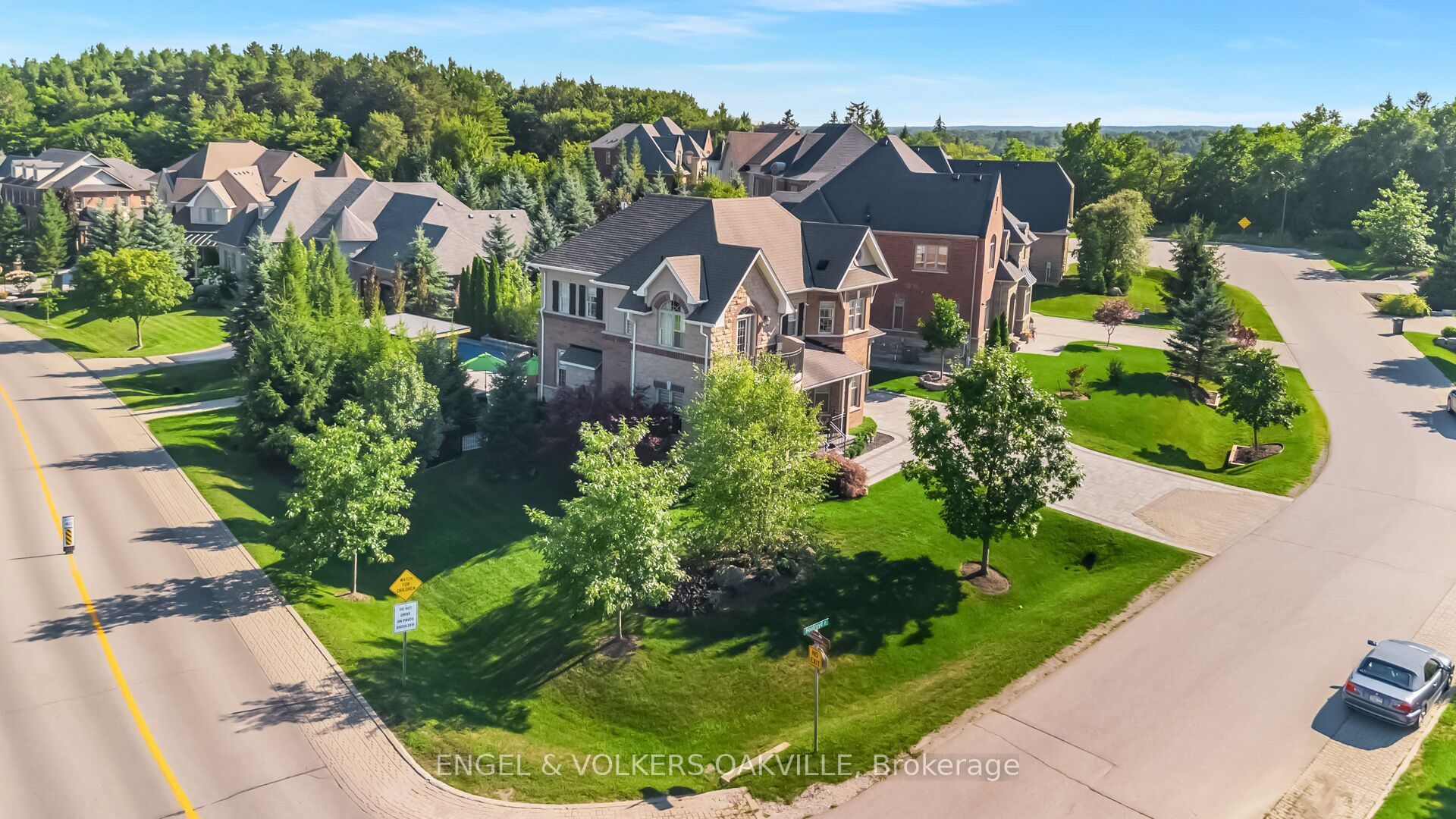 3 Holdroyd Court, Halton Hills, ON L7G 0E8 photo 3