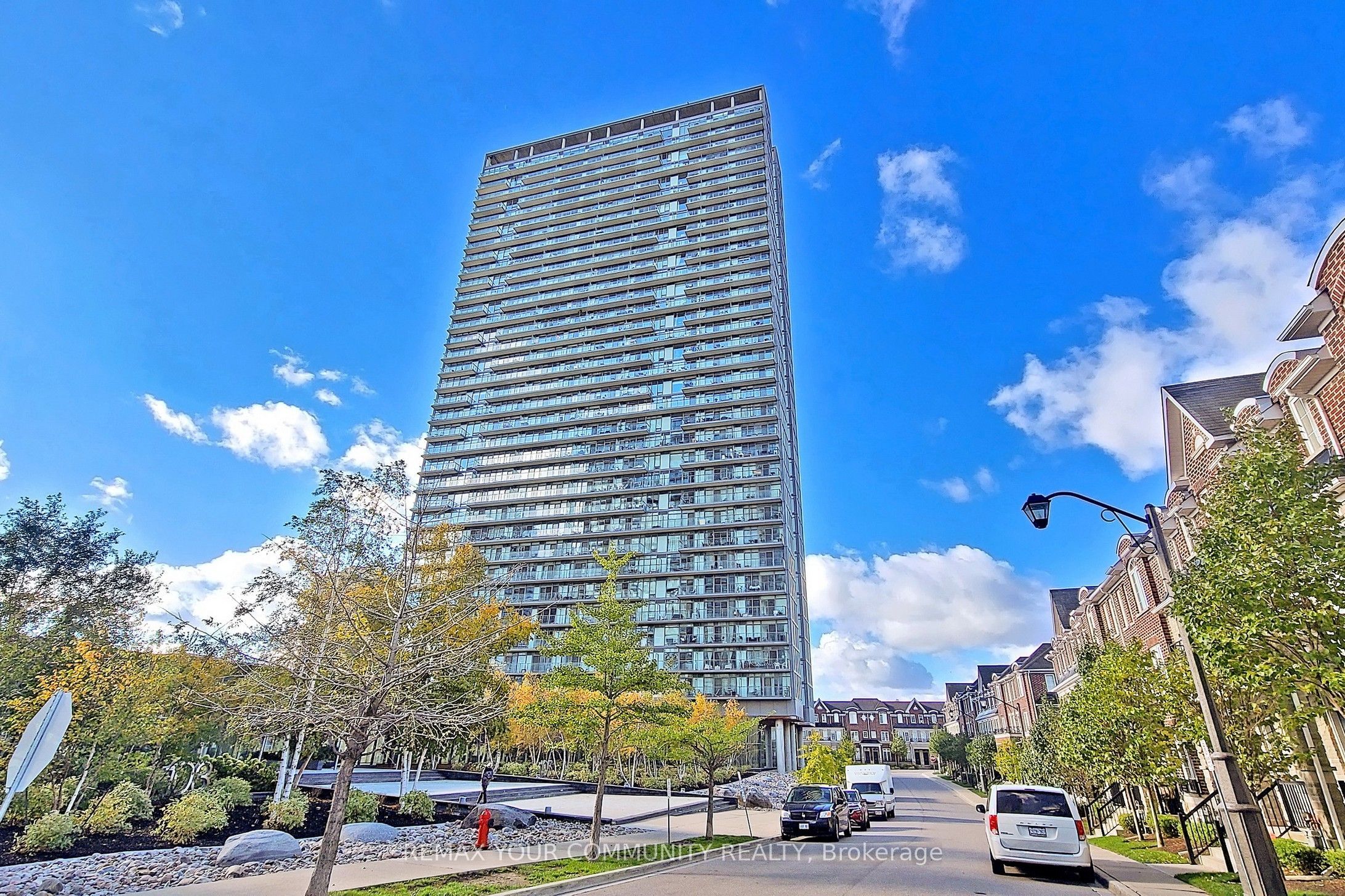 105 The Queensway Avenue 2304, Toronto, ON M6S 5B5