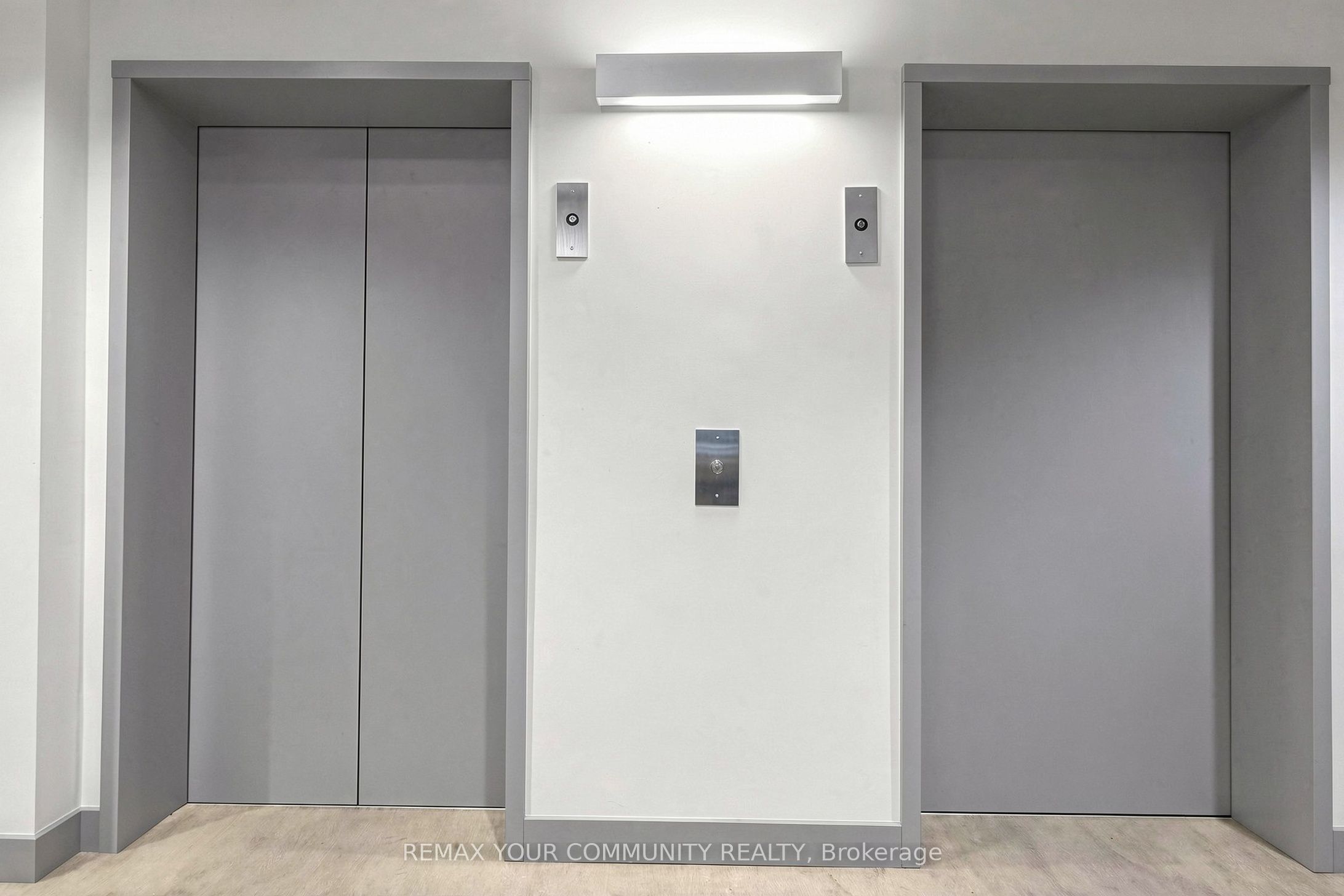 105 The Queensway Avenue 2304, Toronto, ON M6S 5B5 photo 4
