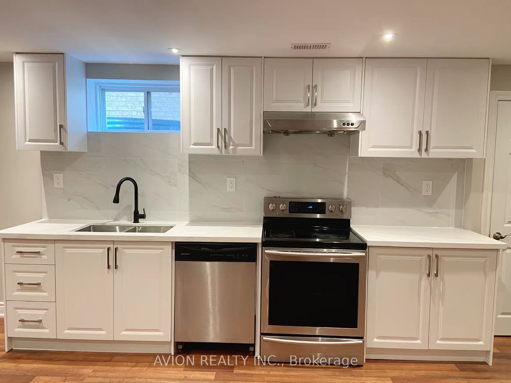2502 Hertfordshire Way BSMT, Oakville, ON L6H 7N4 photo 2