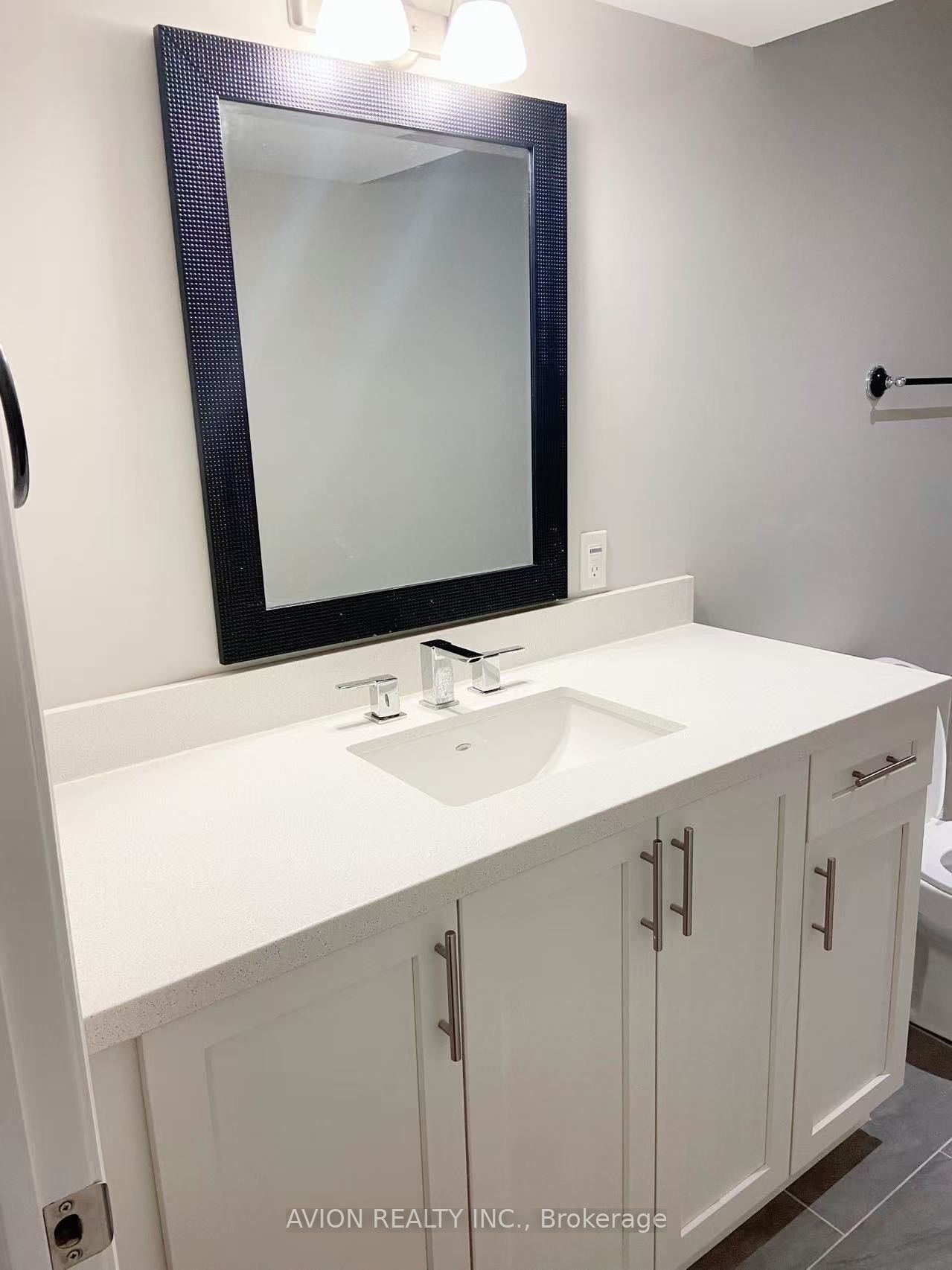 2502 Hertfordshire Way BSMT, Oakville, ON L6H 7N4 photo 5
