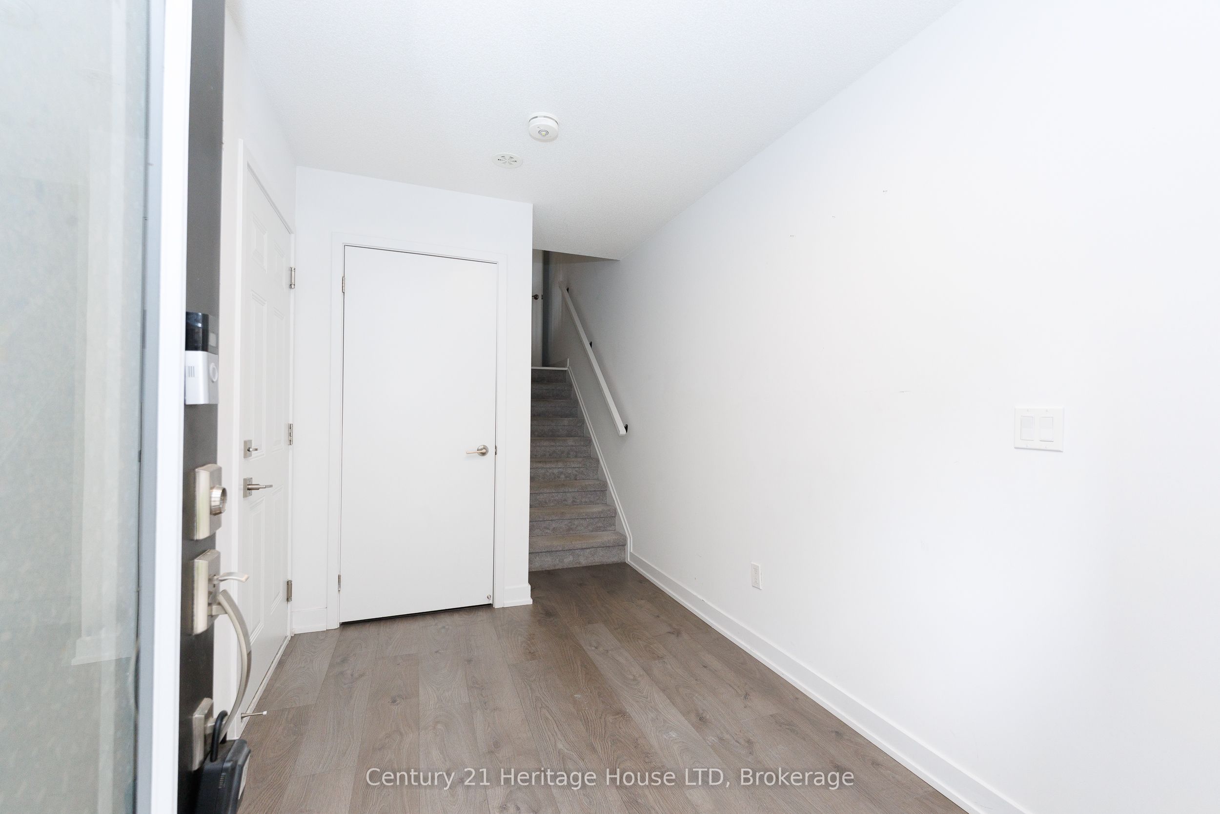 1121 Cooke Boulevard 55, Burlington, ON L7T 0C3 photo 2