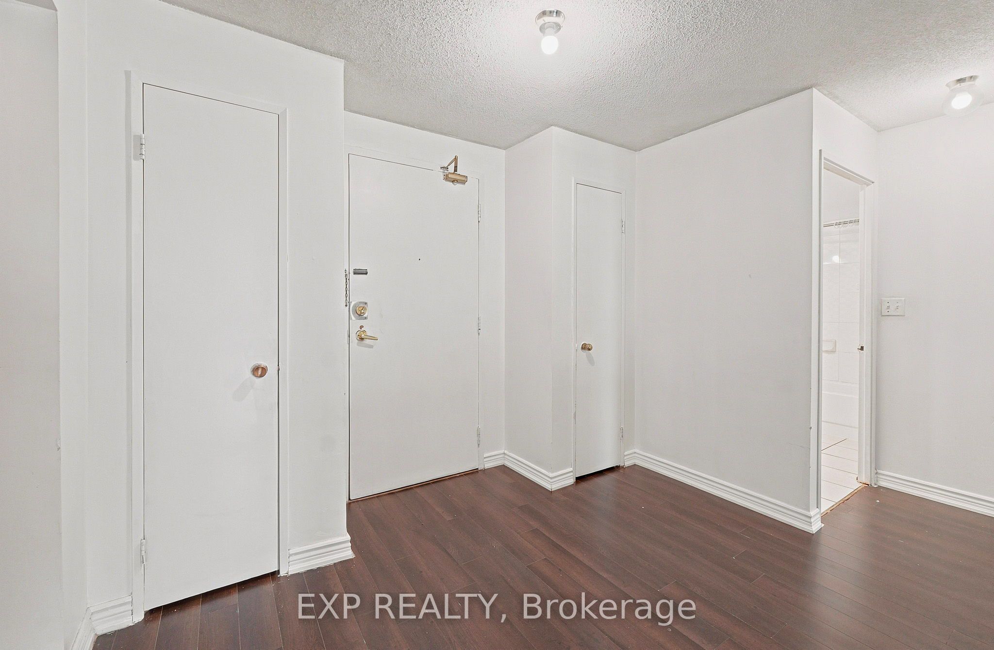 155 Hillcrest Avenue 1114, Mississauga, ON L5B 3Z2 photo 5