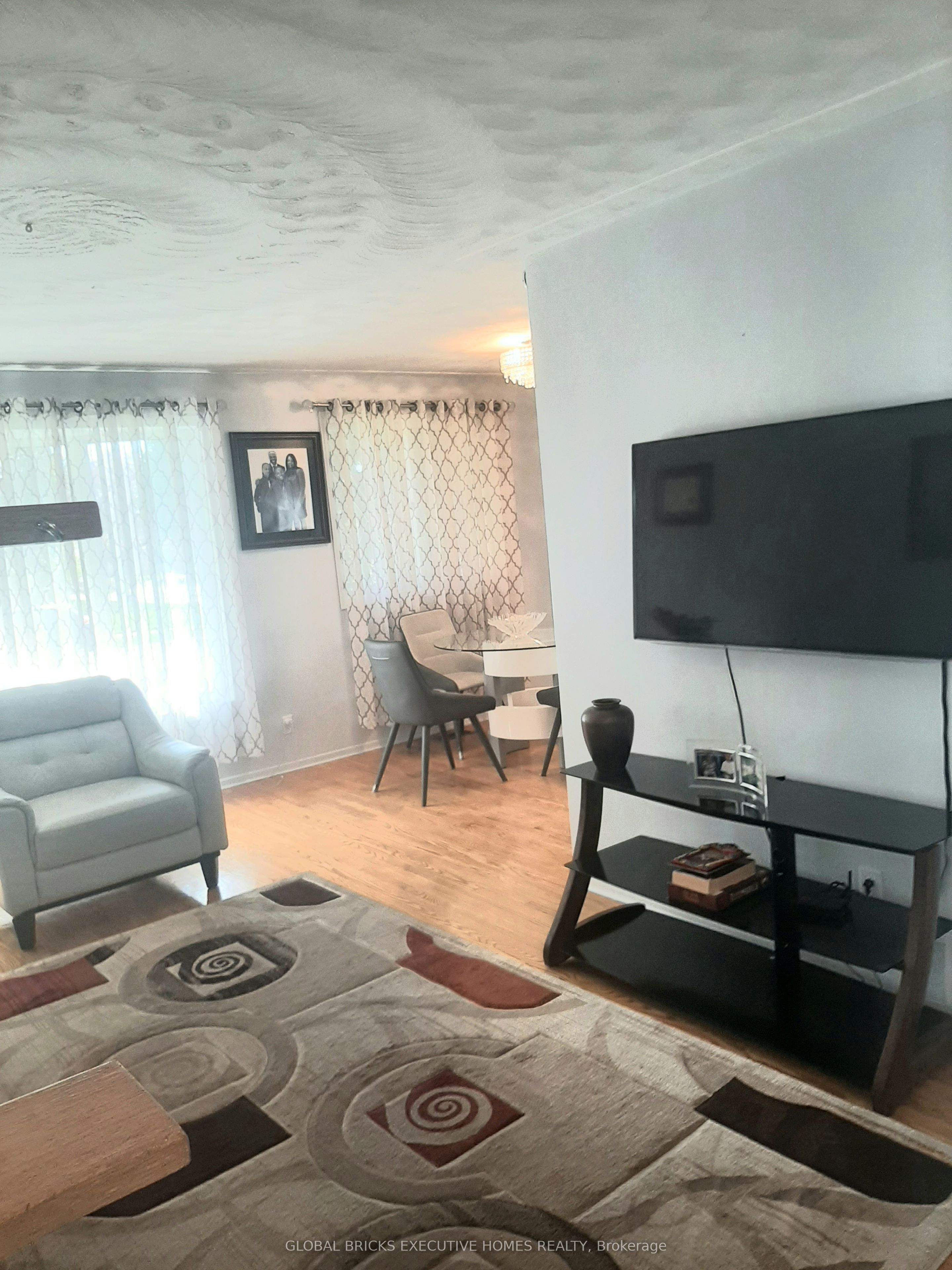 2141 Meadowbrook Road, Burlington, ON L7P 2A6 photo 5
