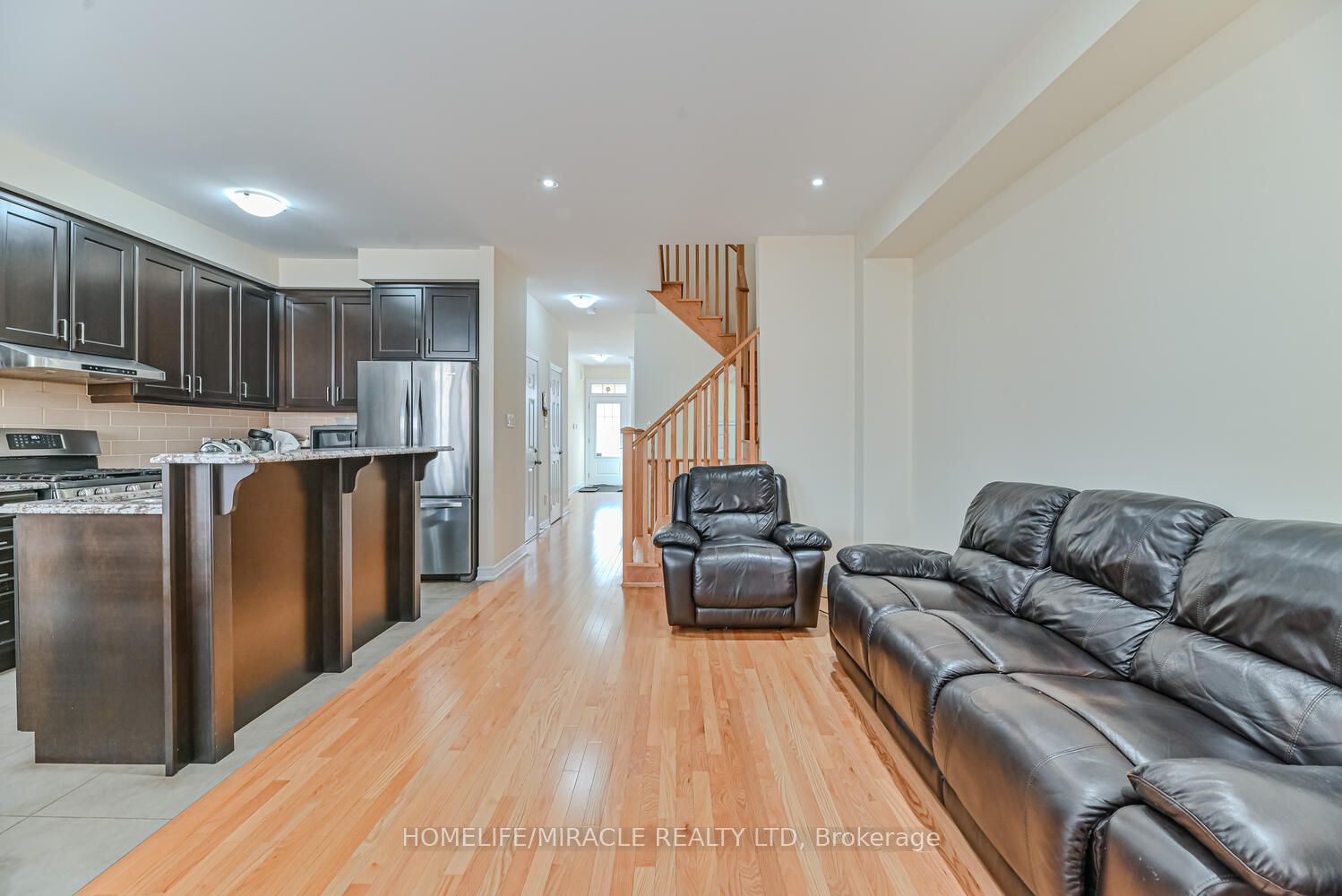 105 Sky Harbour Drive, Brampton, ON L6Y 0C1 photo 4