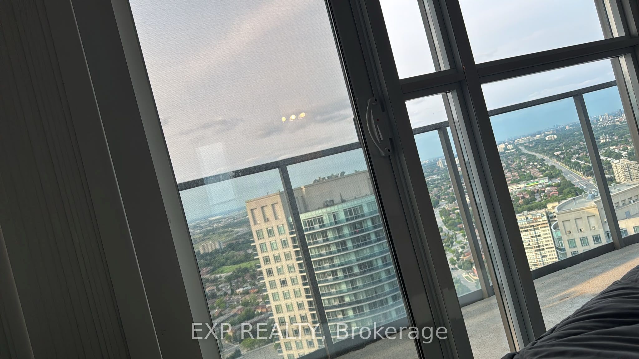 60 Absolute Avenue 3707, Mississauga, ON L4Z 0A9 photo 2