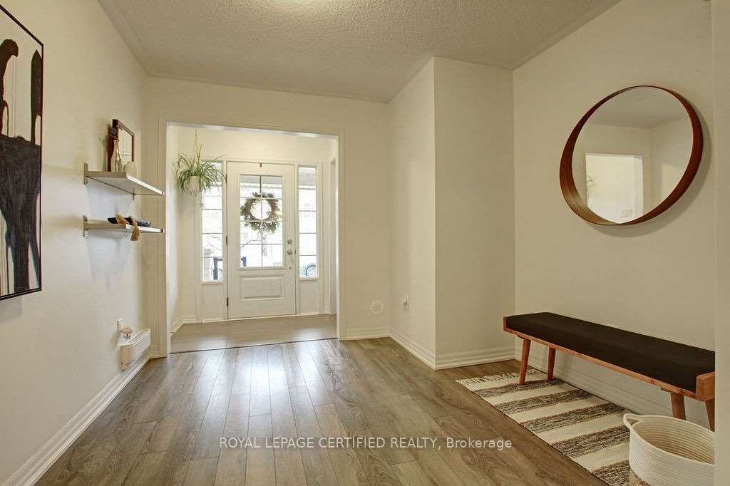 213 Betsy Drive N, Oakville, ON L6M 0V1 photo 3