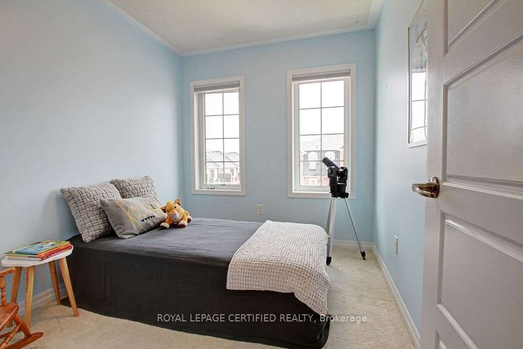 213 Betsy Drive N, Oakville, ON L6M 0V1 photo 5