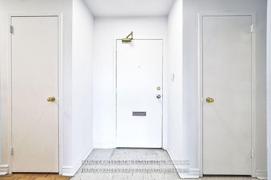 2000 Sheppard Avenue W 505, Toronto, ON M3N 1A2 photo 5