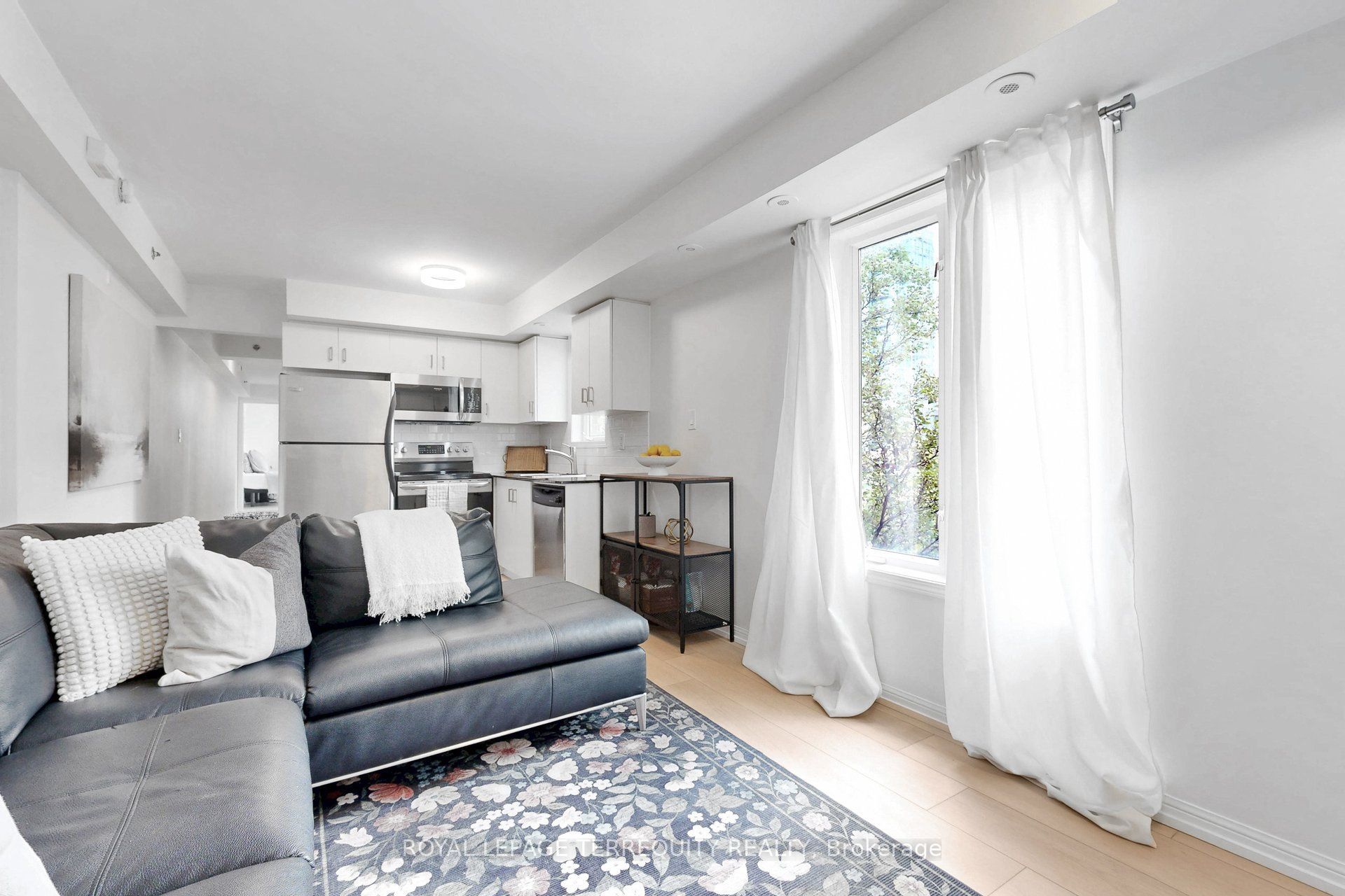26 Laidlaw Street 1501C, Toronto, ON M6K 1X2 photo 5