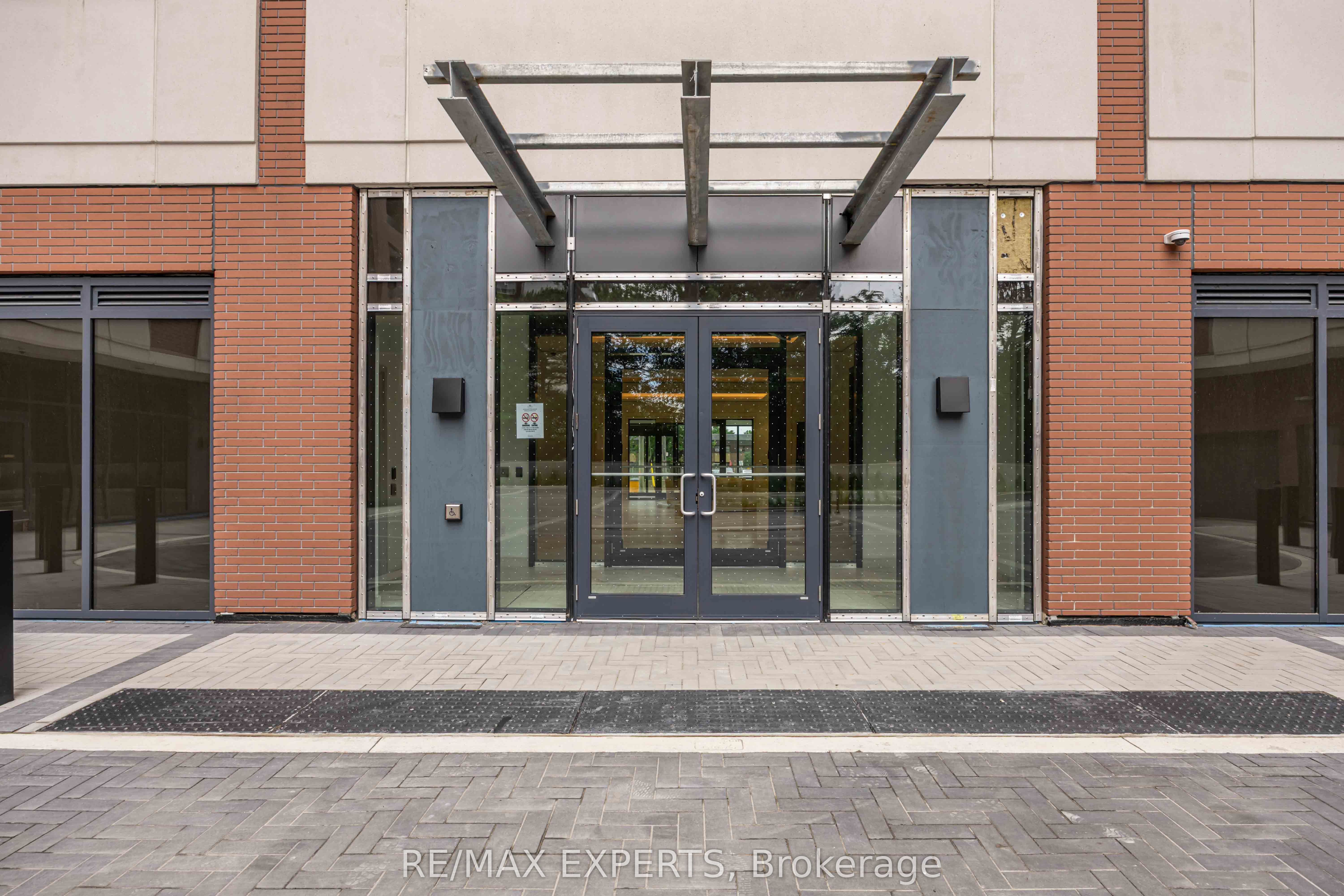 4010 Eglinton Avenue W 320, Toronto, ON M9P 1A6 photo 2