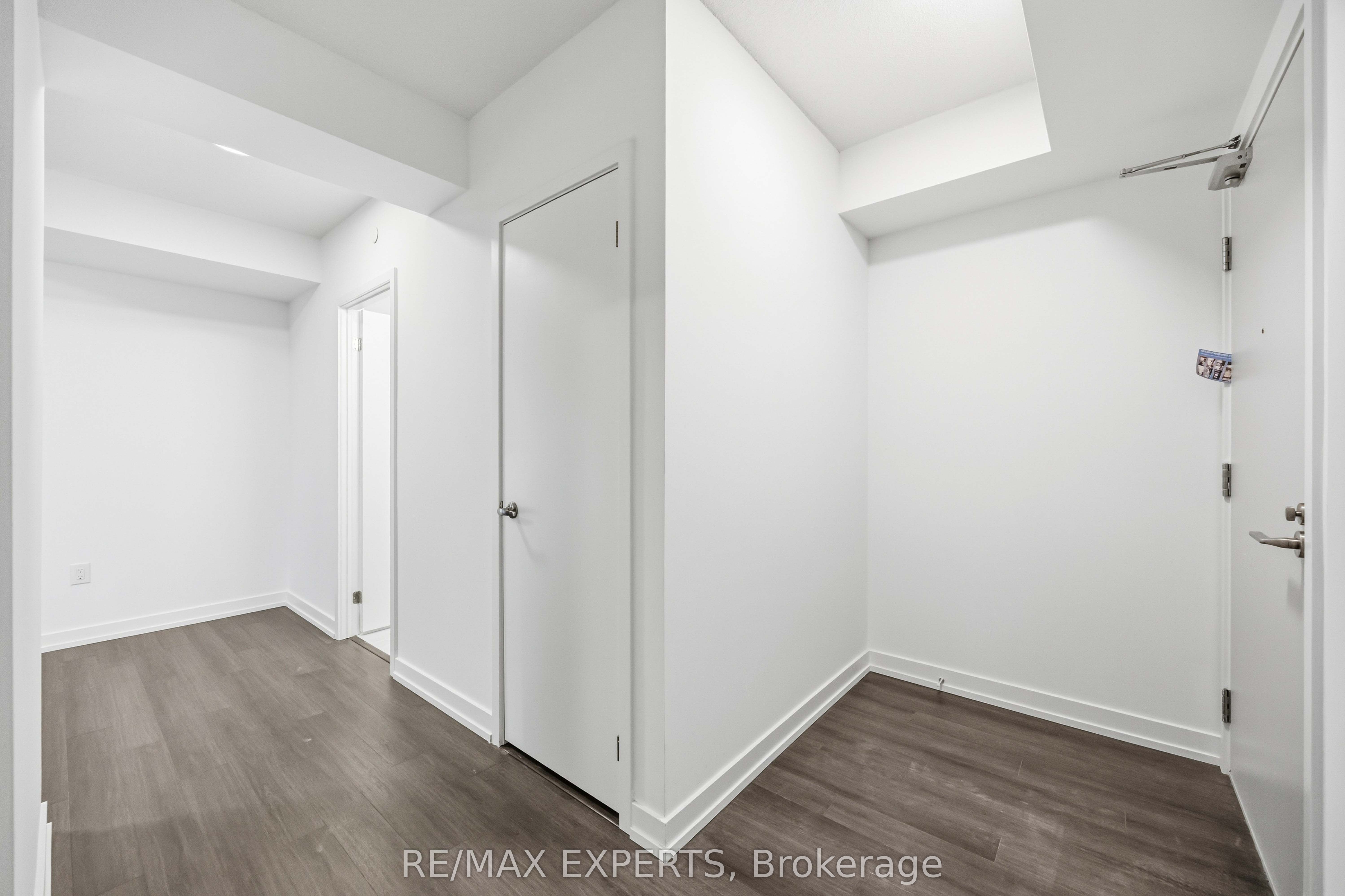 4010 Eglinton Avenue W 320, Toronto, ON M9P 1A6 photo 5