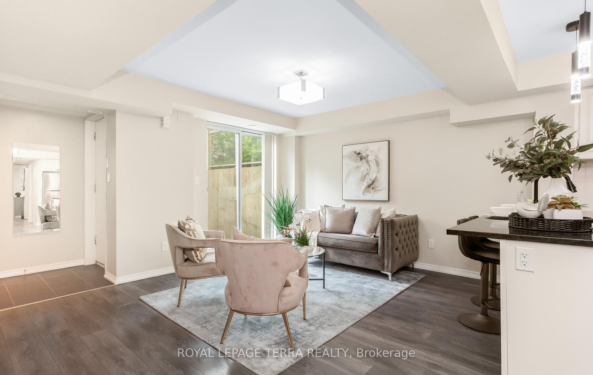 3 Applewood Lane 101, Toronto, ON M9C 0C1 photo 3