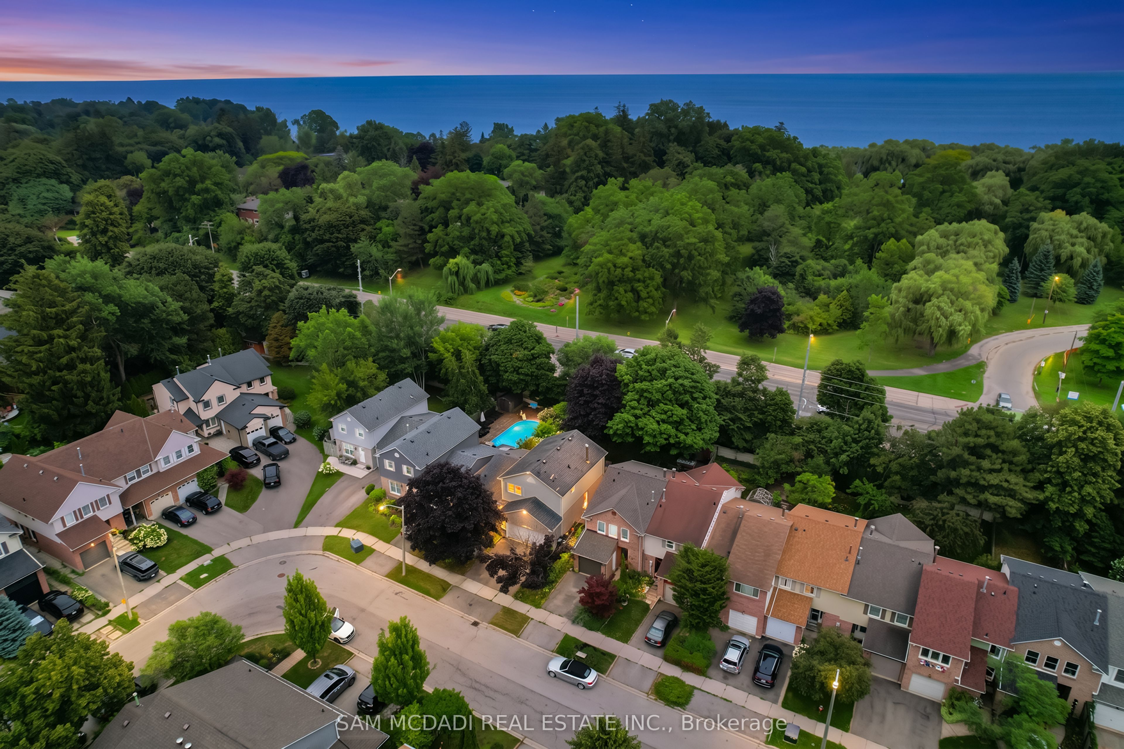 644 Sweetwater Place, Mississauga, ON L5H 3Y8