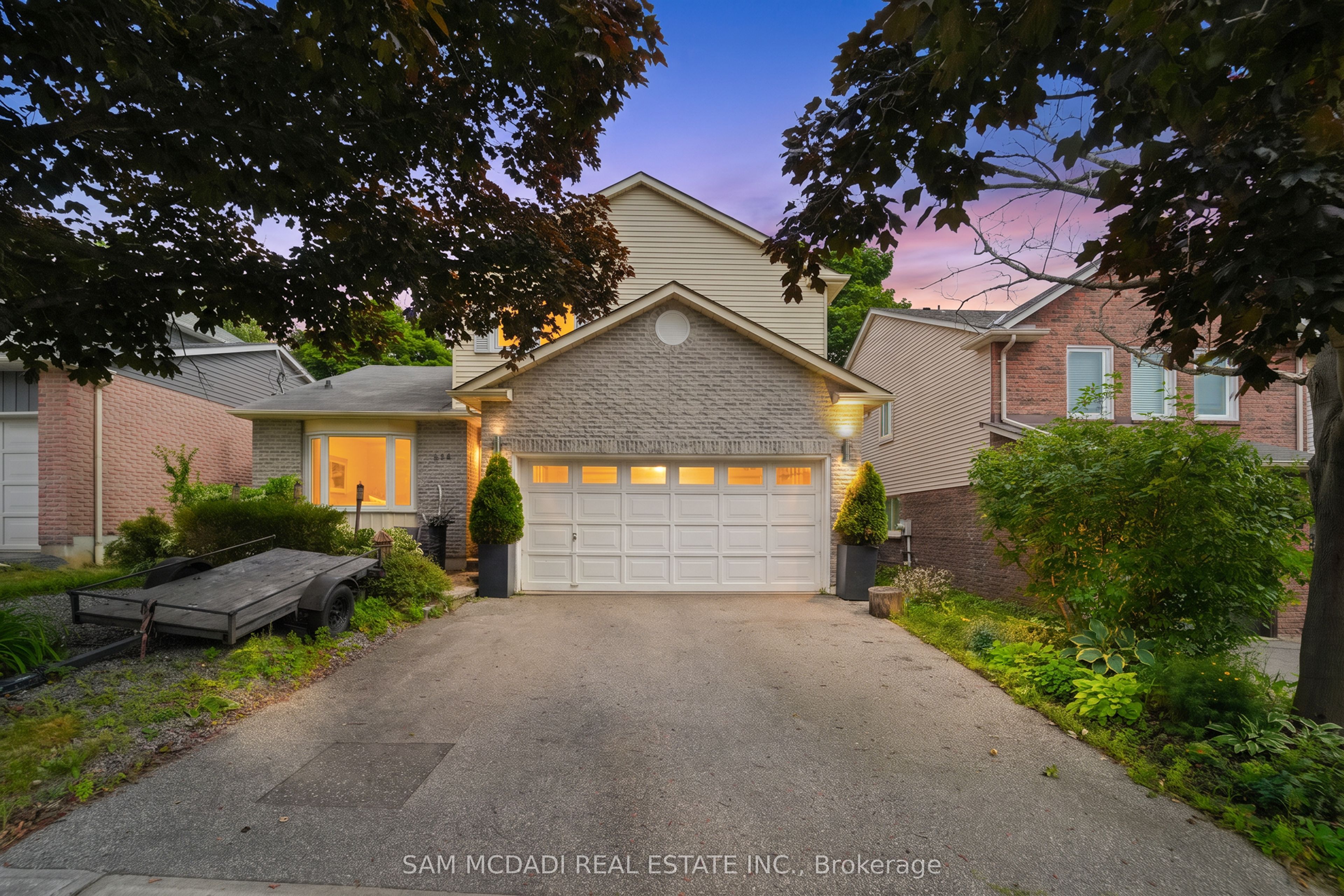 644 Sweetwater Place, Mississauga, ON L5H 3Y8 photo 2