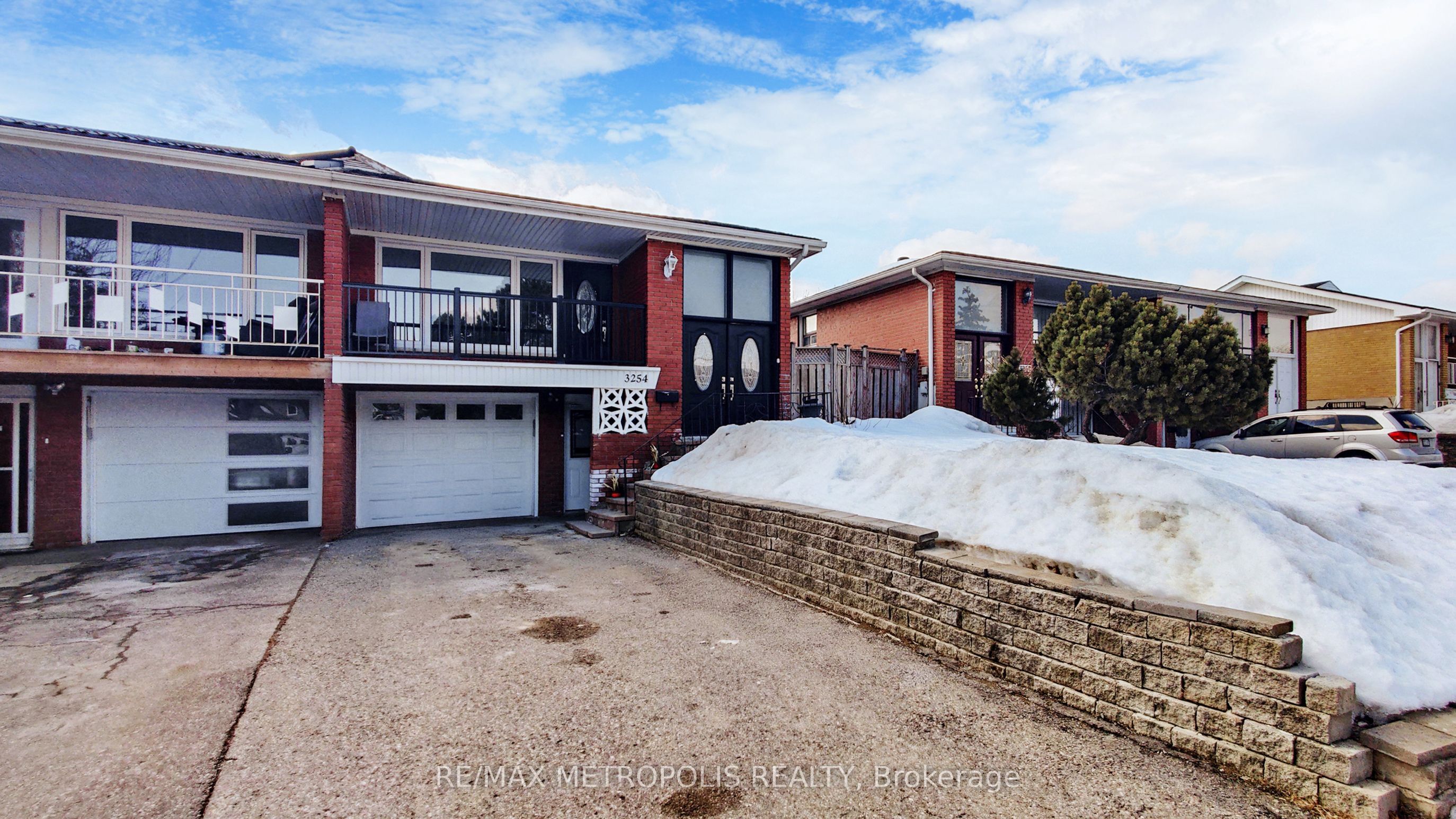 3254 Fieldgate Drive Upper, Mississauga, ON L4X 2H7 photo 2